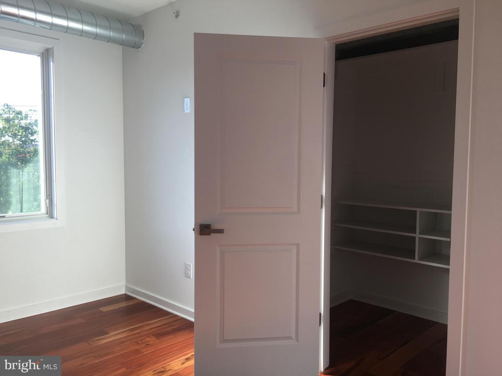 OLDE KENSINGTON - Residential Lease