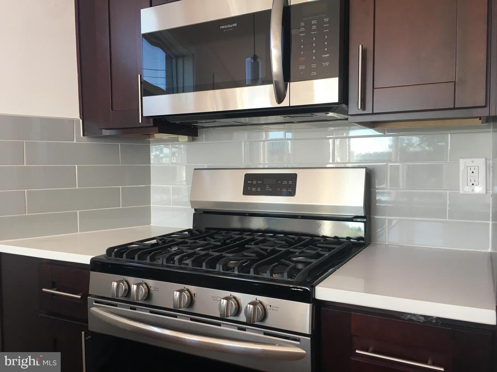 OLDE KENSINGTON - Residential Lease