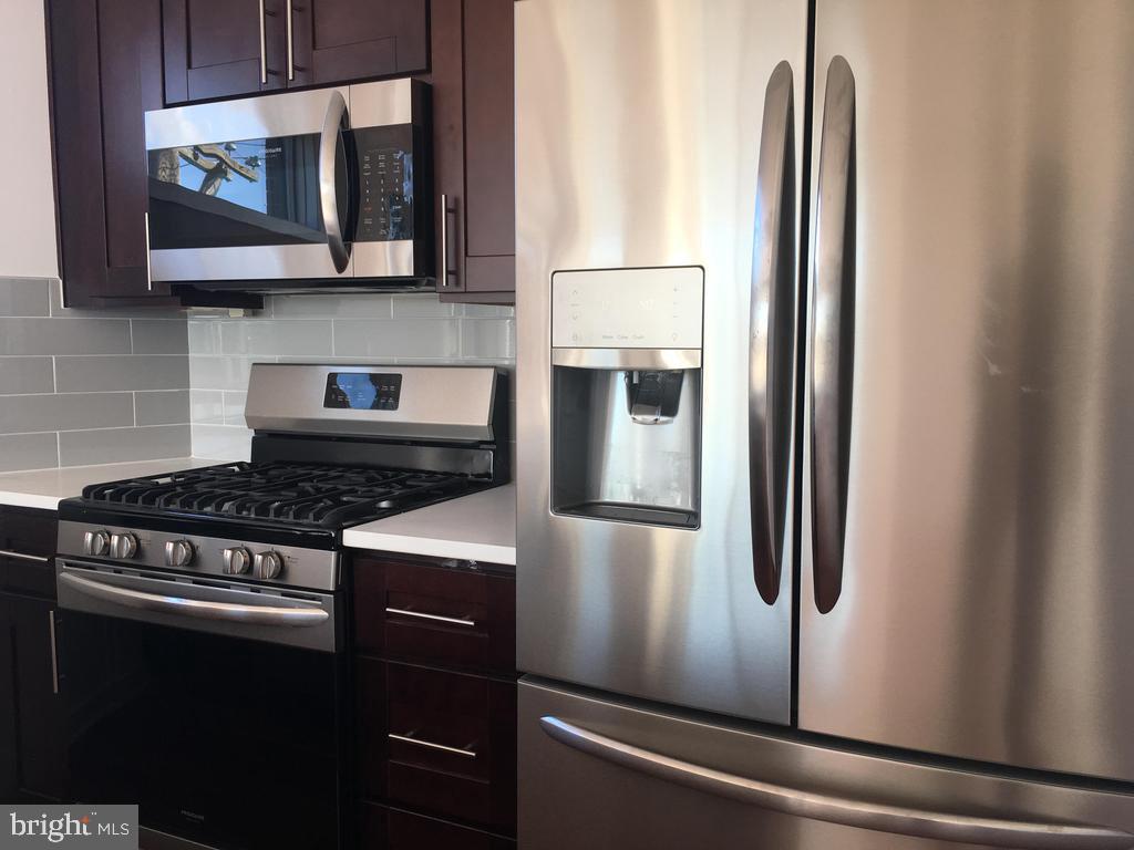 OLDE KENSINGTON - Residential Lease