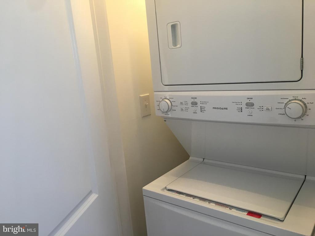 OLDE KENSINGTON - Residential Lease