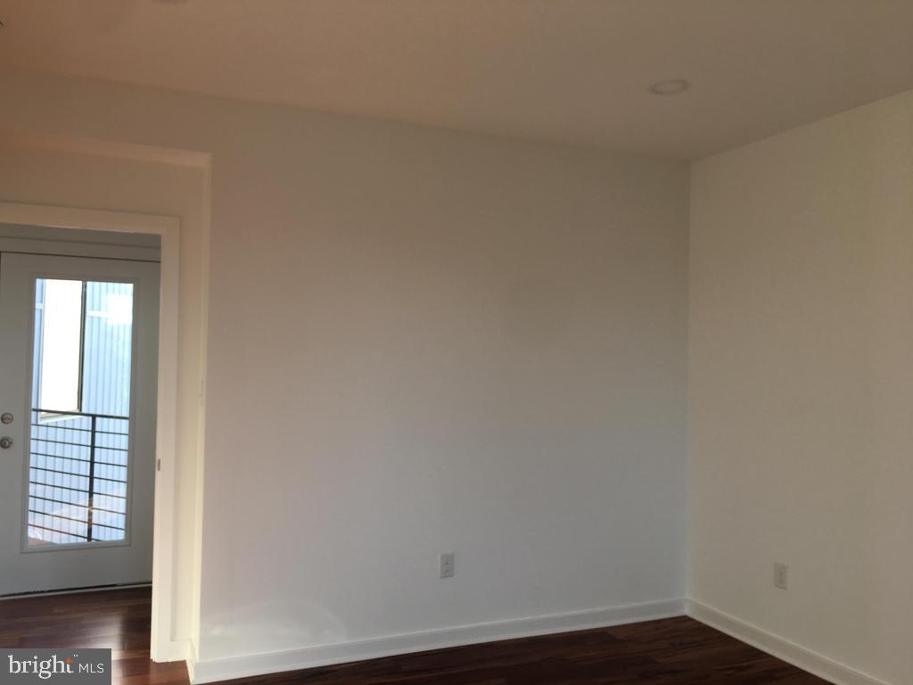 OLDE KENSINGTON - Residential Lease