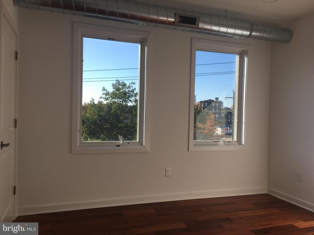 OLDE KENSINGTON - Residential Lease