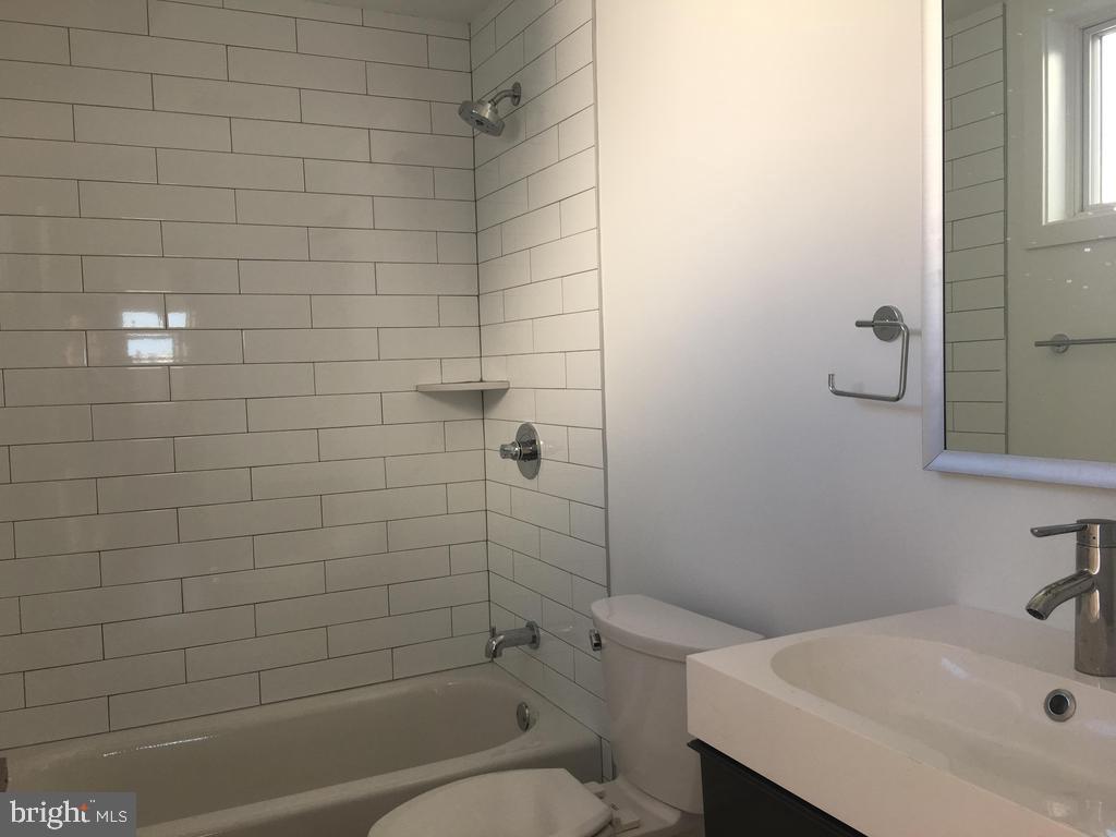 OLDE KENSINGTON - Residential Lease