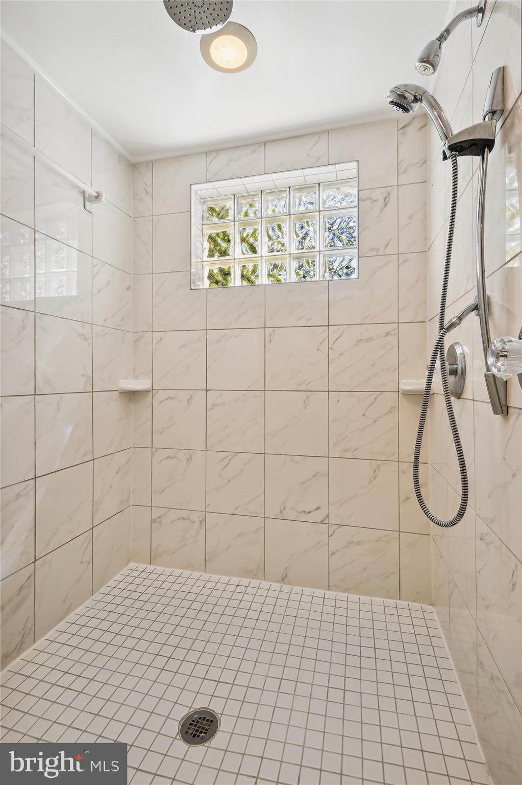 NORTH SHORE - Residential