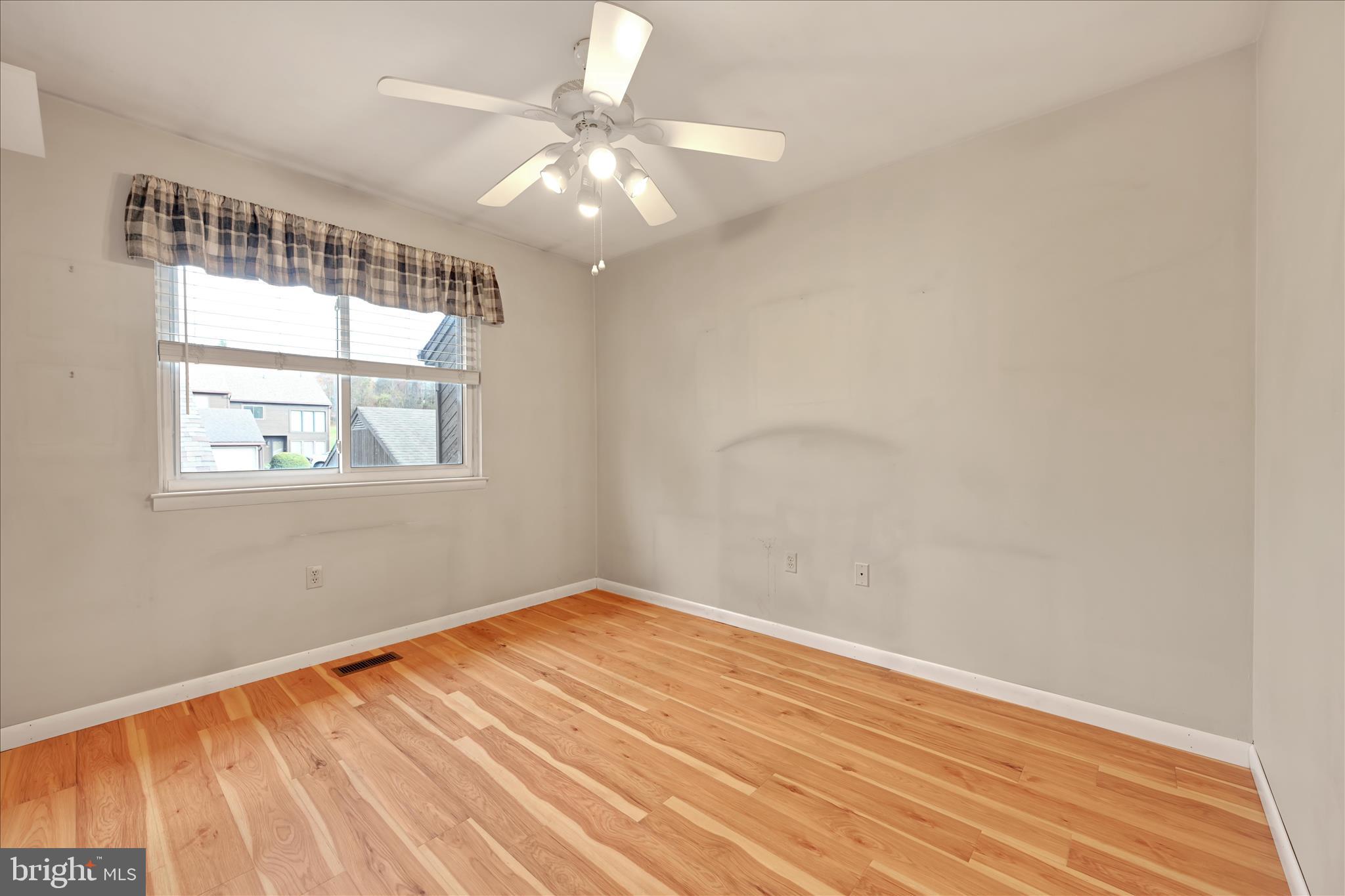 PINEBROOK - Residential