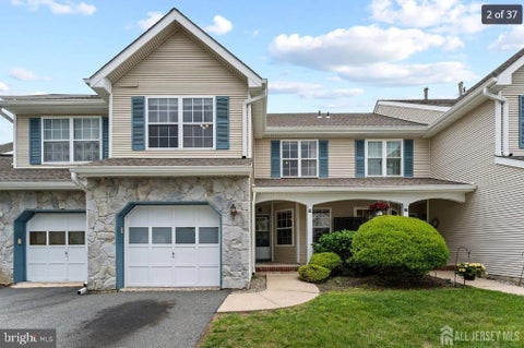 Townhouse For Rent - 26 Allison Court<br/> Middlesex County, MONMOUTH JUNCTION, NJ 08852