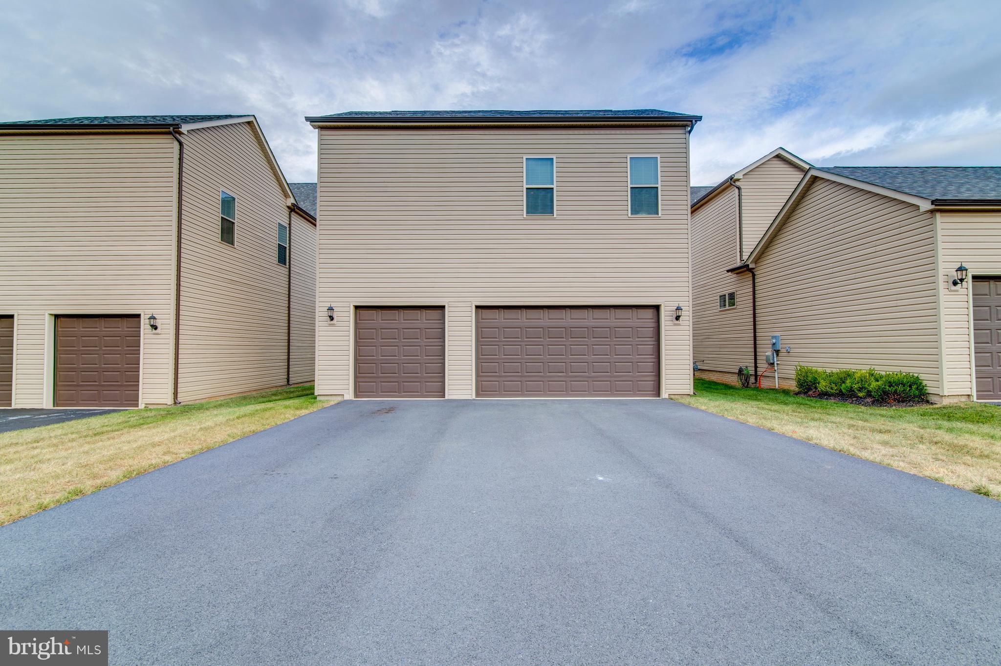 ONE LOUDOUN LAND BAY B - Residential