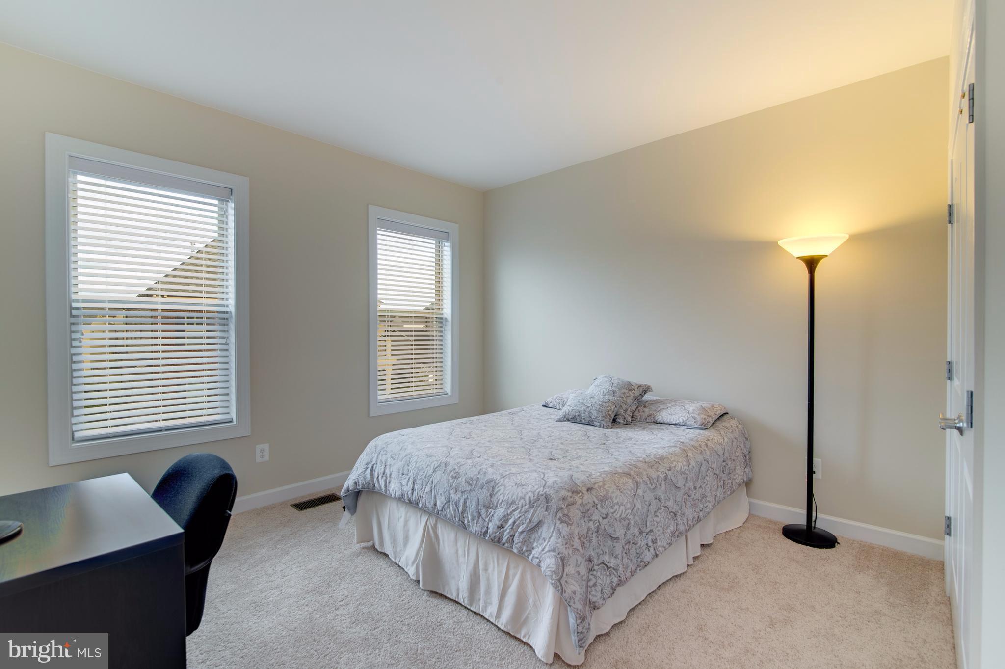 ONE LOUDOUN LAND BAY B - Residential