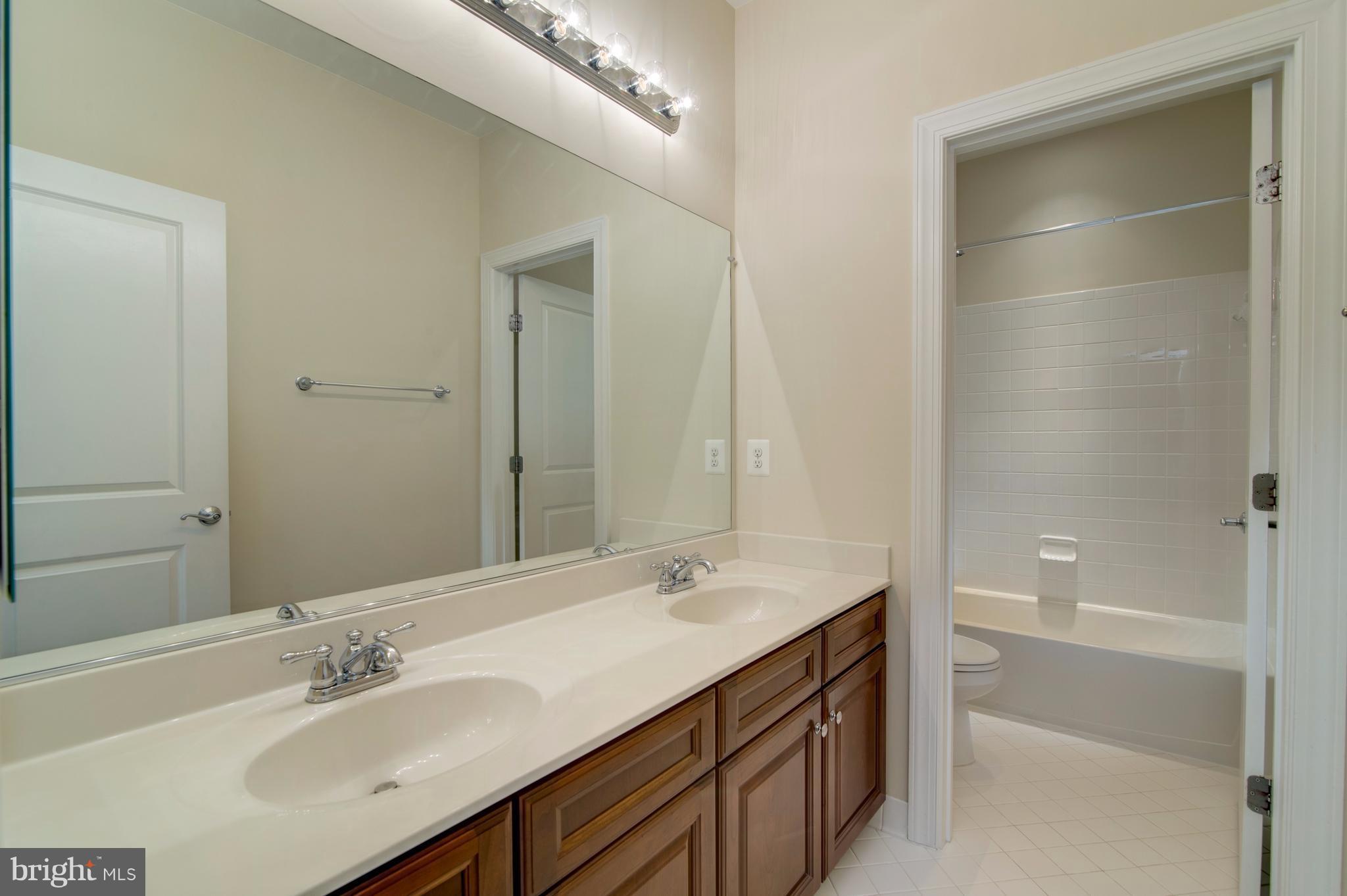 ONE LOUDOUN LAND BAY B - Residential