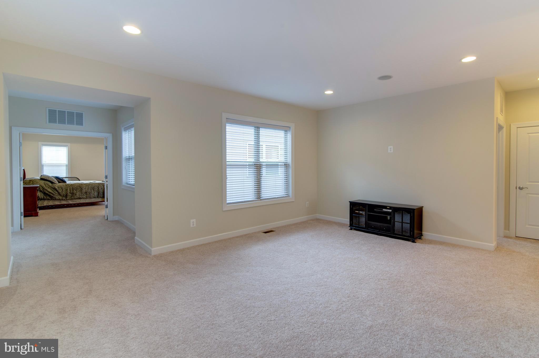 ONE LOUDOUN LAND BAY B - Residential