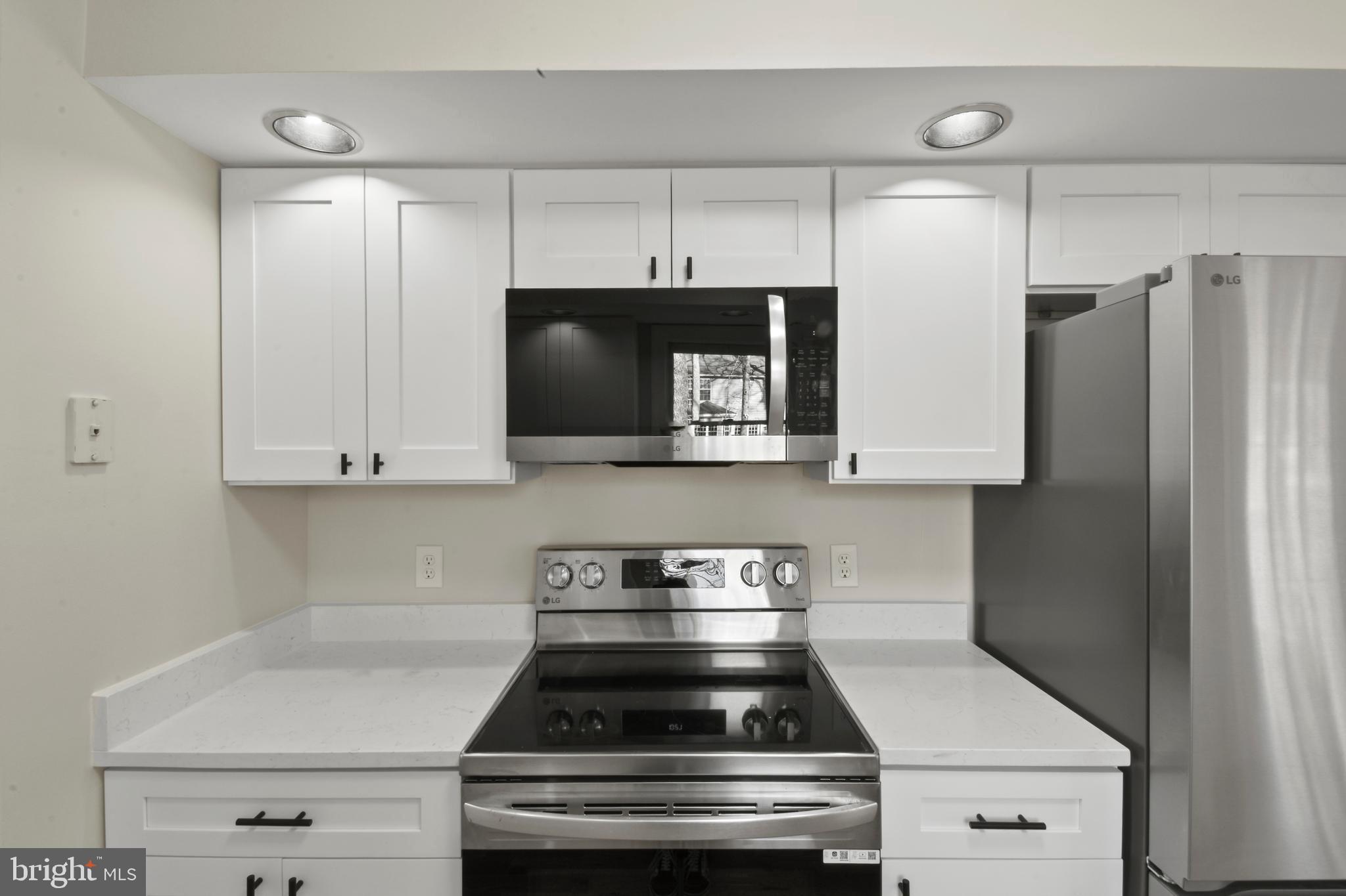 LAKE MONTICELLO - Residential