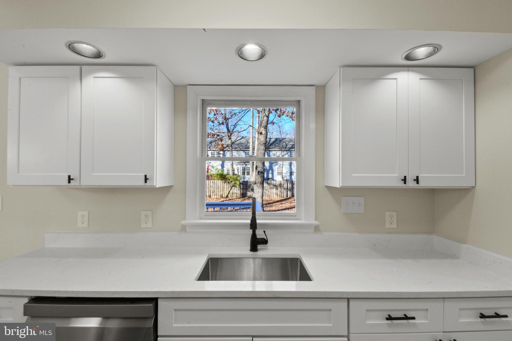 LAKE MONTICELLO - Residential