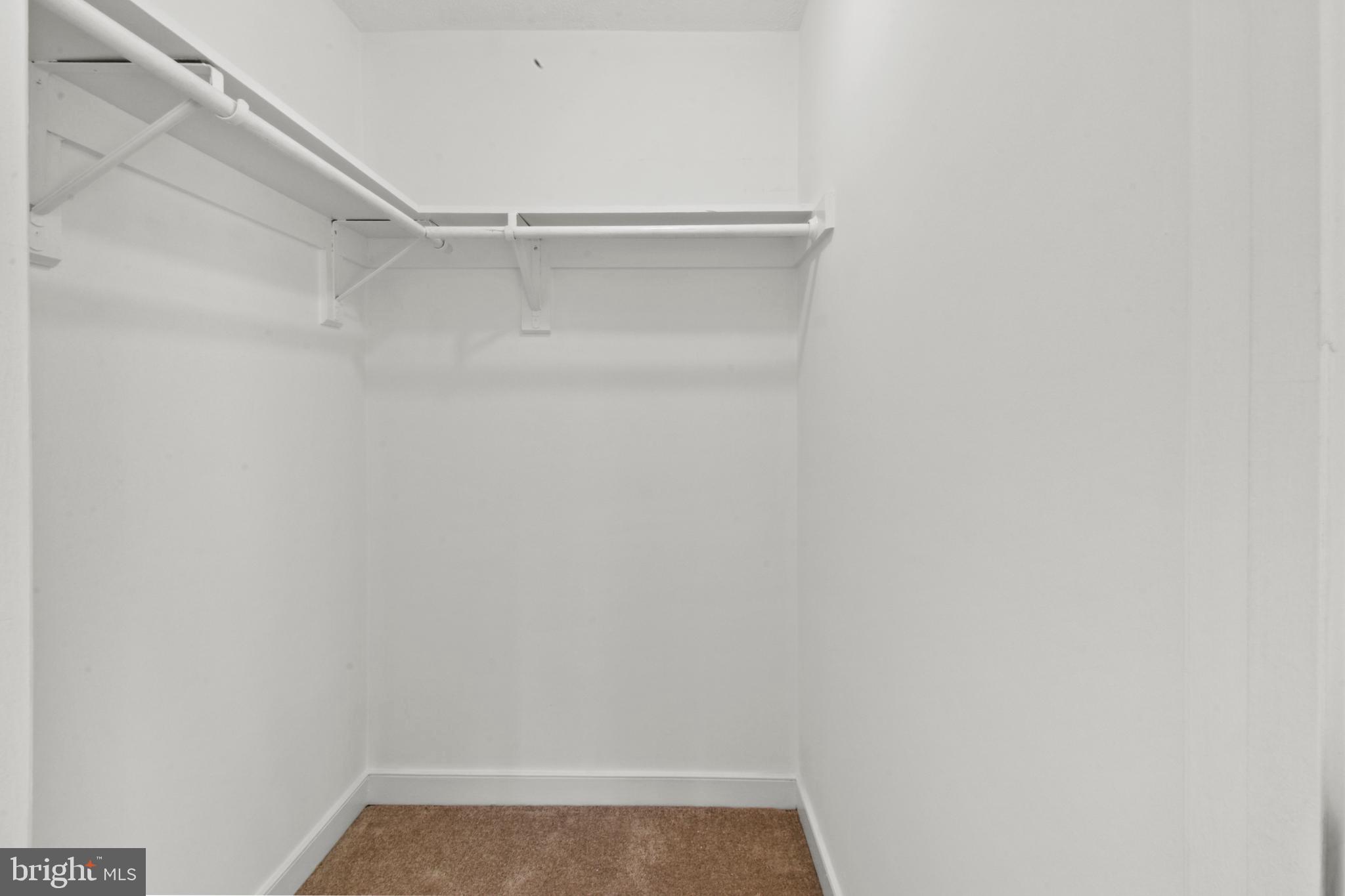 LAKE MONTICELLO - Residential