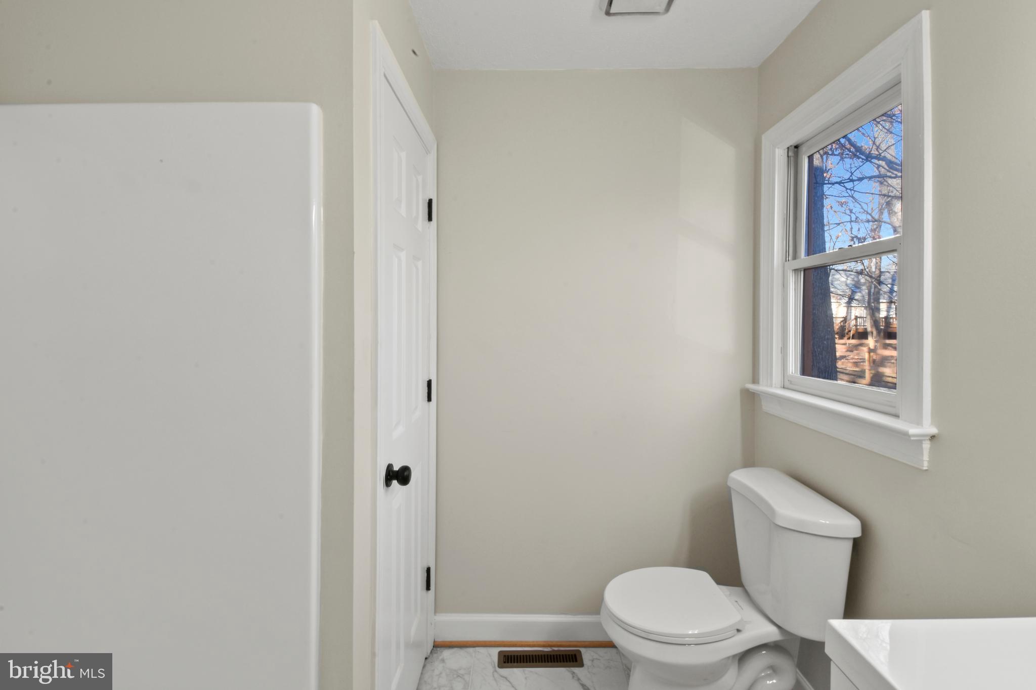 LAKE MONTICELLO - Residential