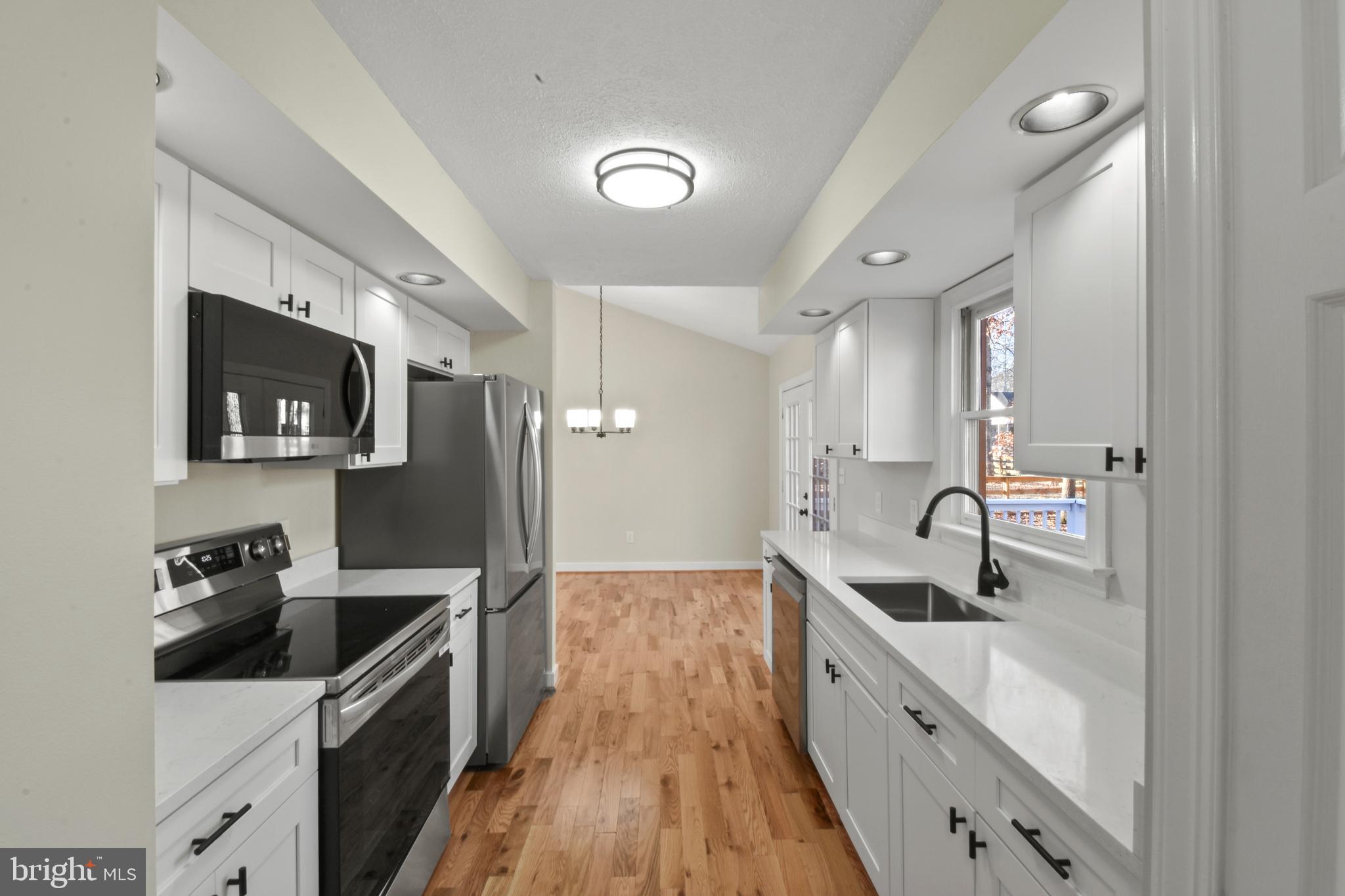 LAKE MONTICELLO - Residential