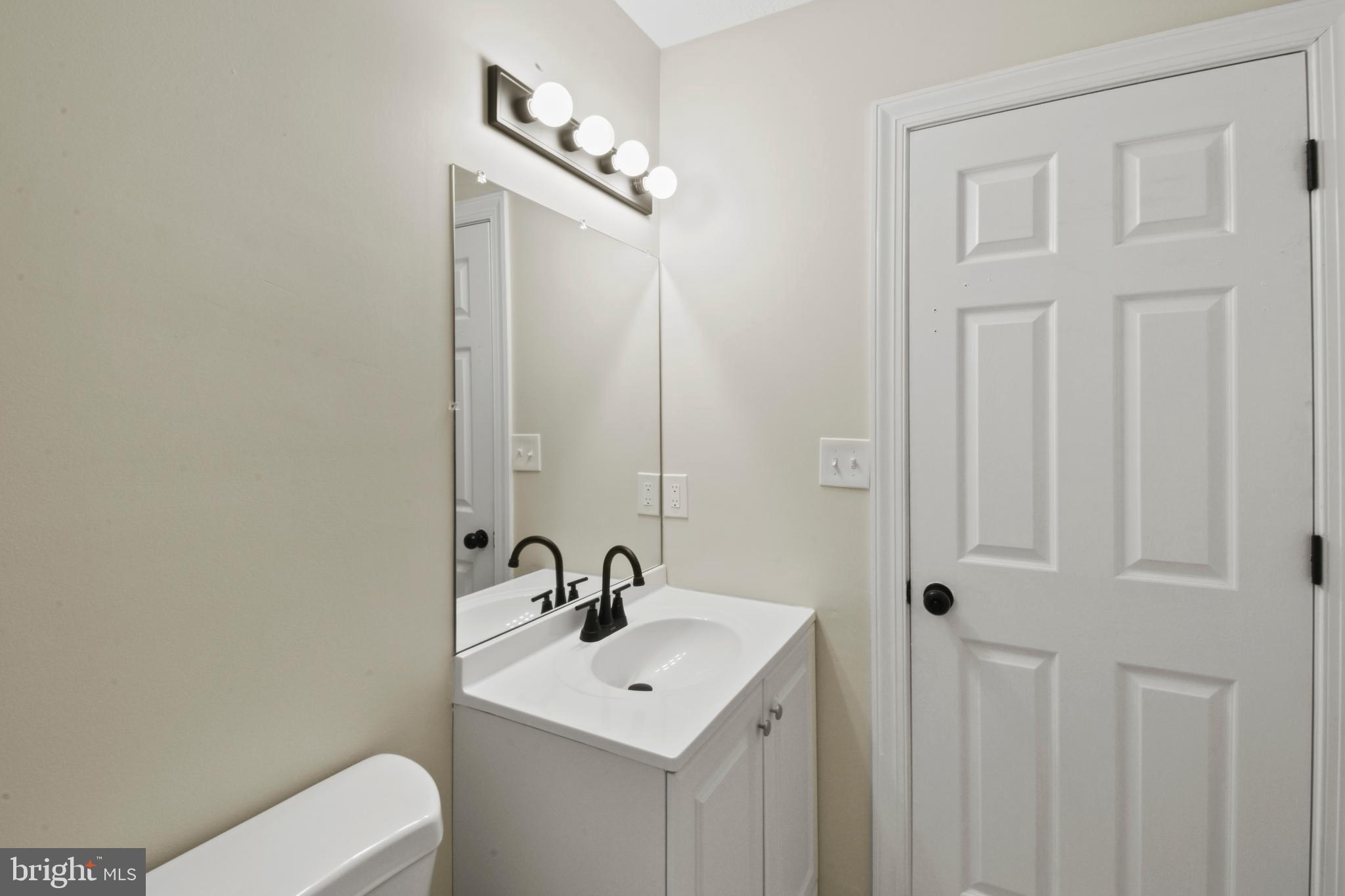 LAKE MONTICELLO - Residential