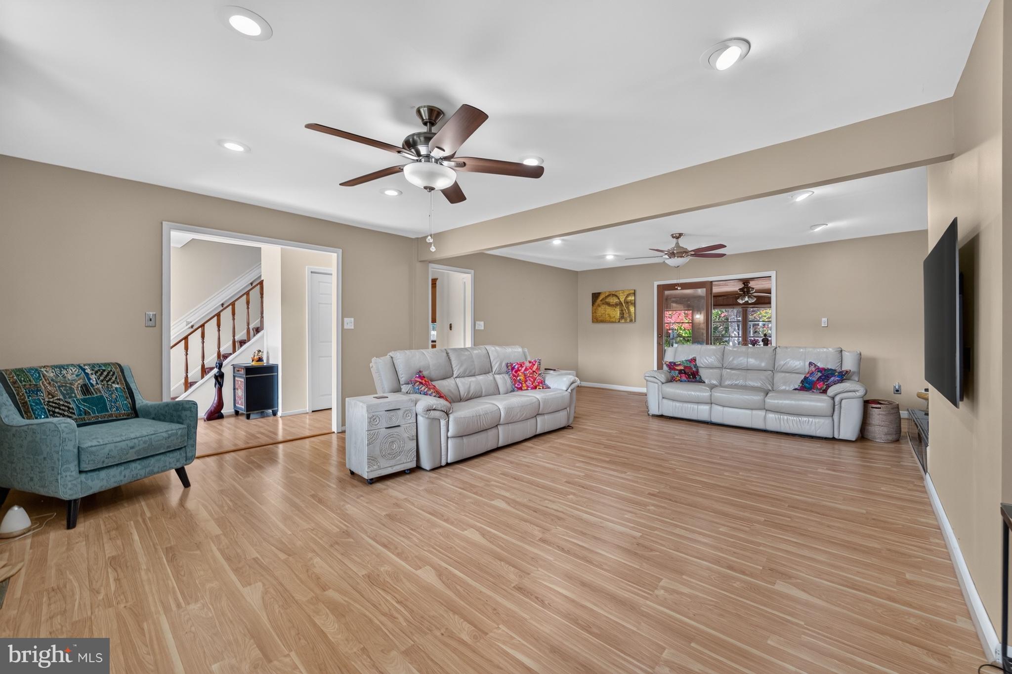 231 SENECA DR DRIVE