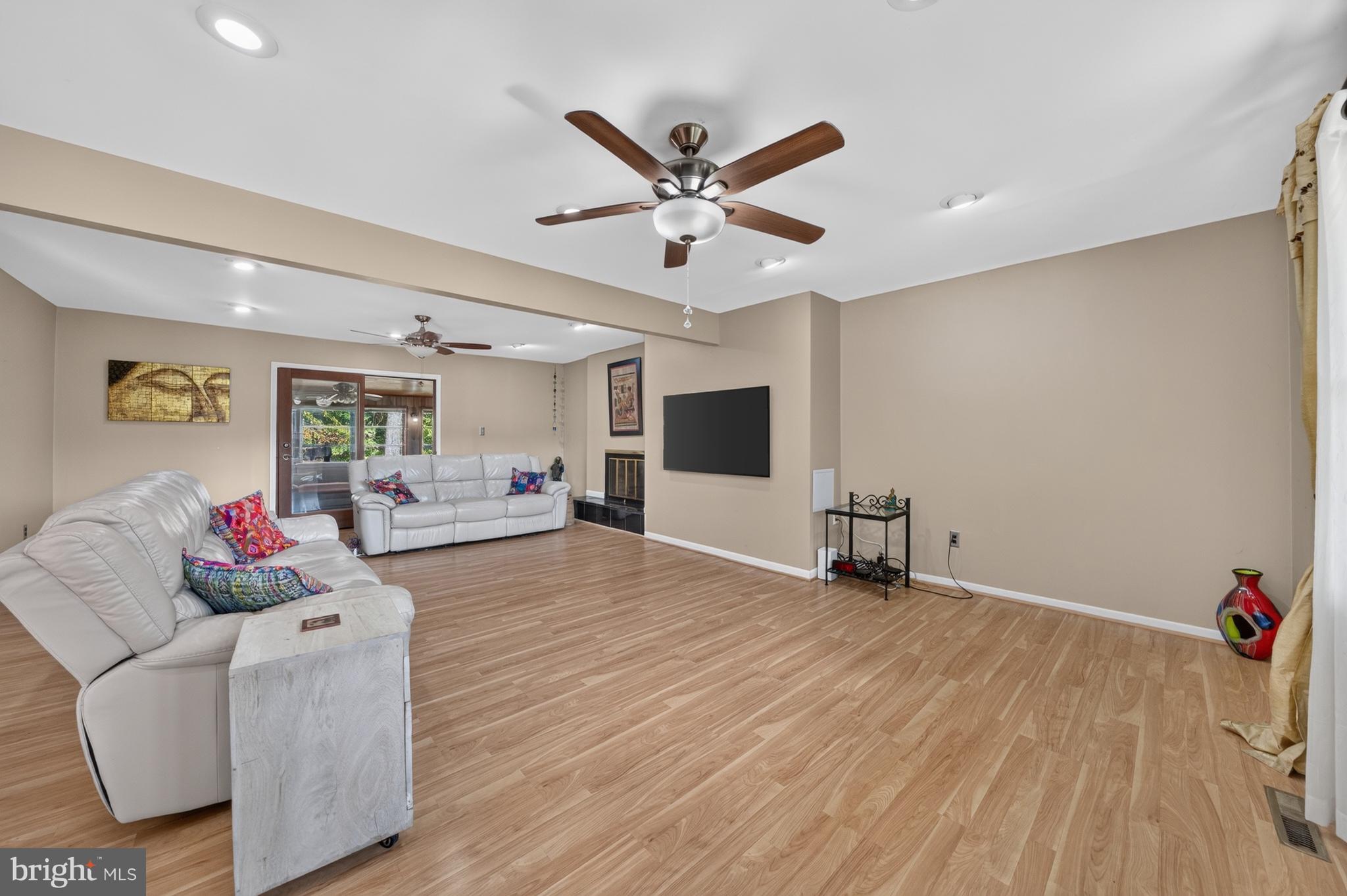 231 SENECA DR DRIVE
