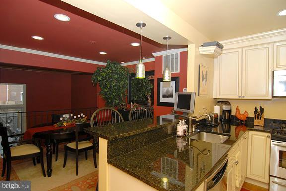 DEEPWOOD - Residential Lease