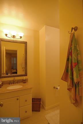 DEEPWOOD - Residential Lease