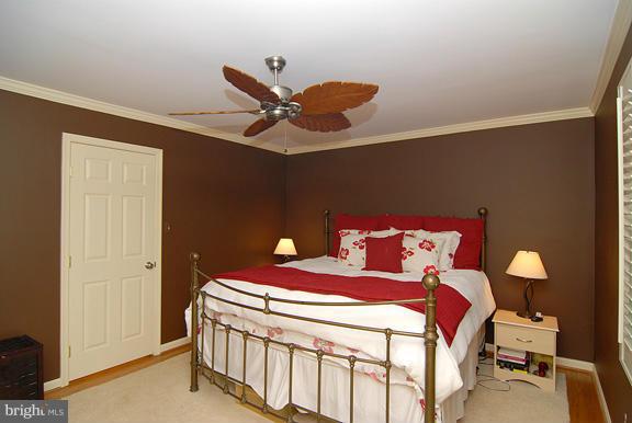 DEEPWOOD - Residential Lease