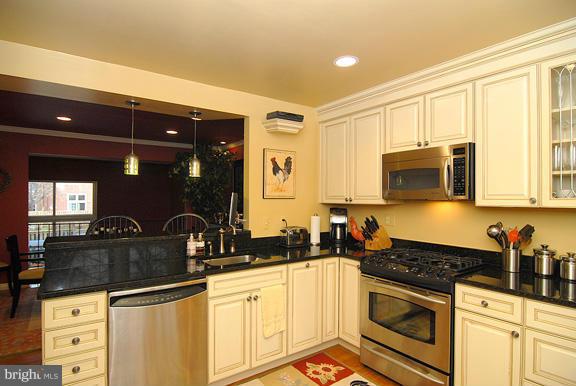 DEEPWOOD - Residential Lease