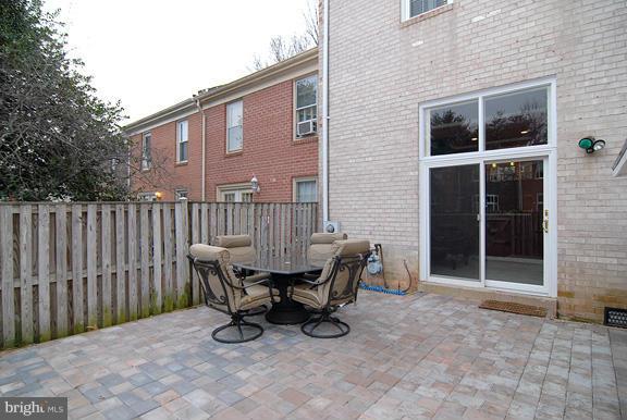 DEEPWOOD - Residential Lease