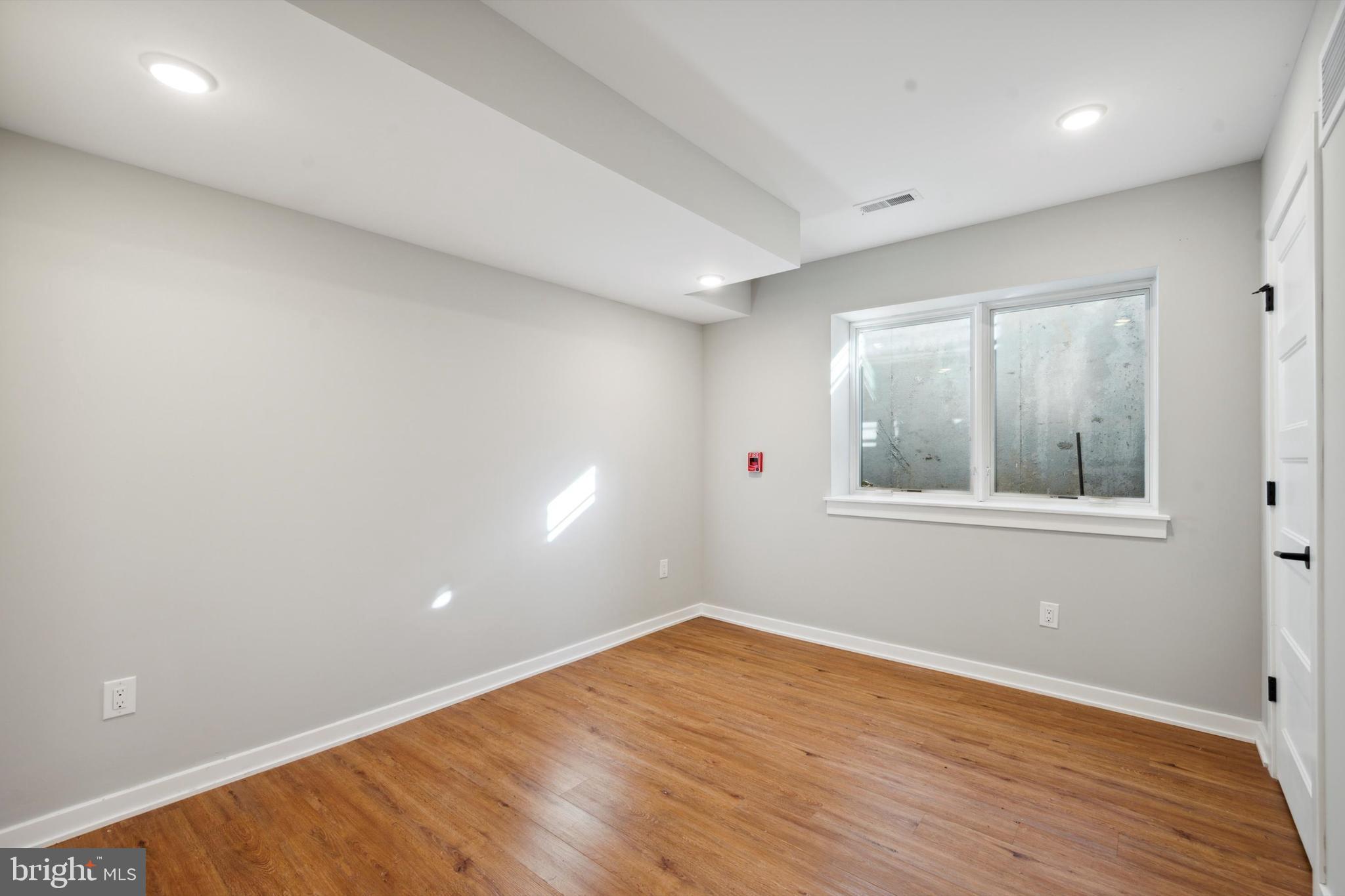 FRANCISVILLE - Commercial Sale