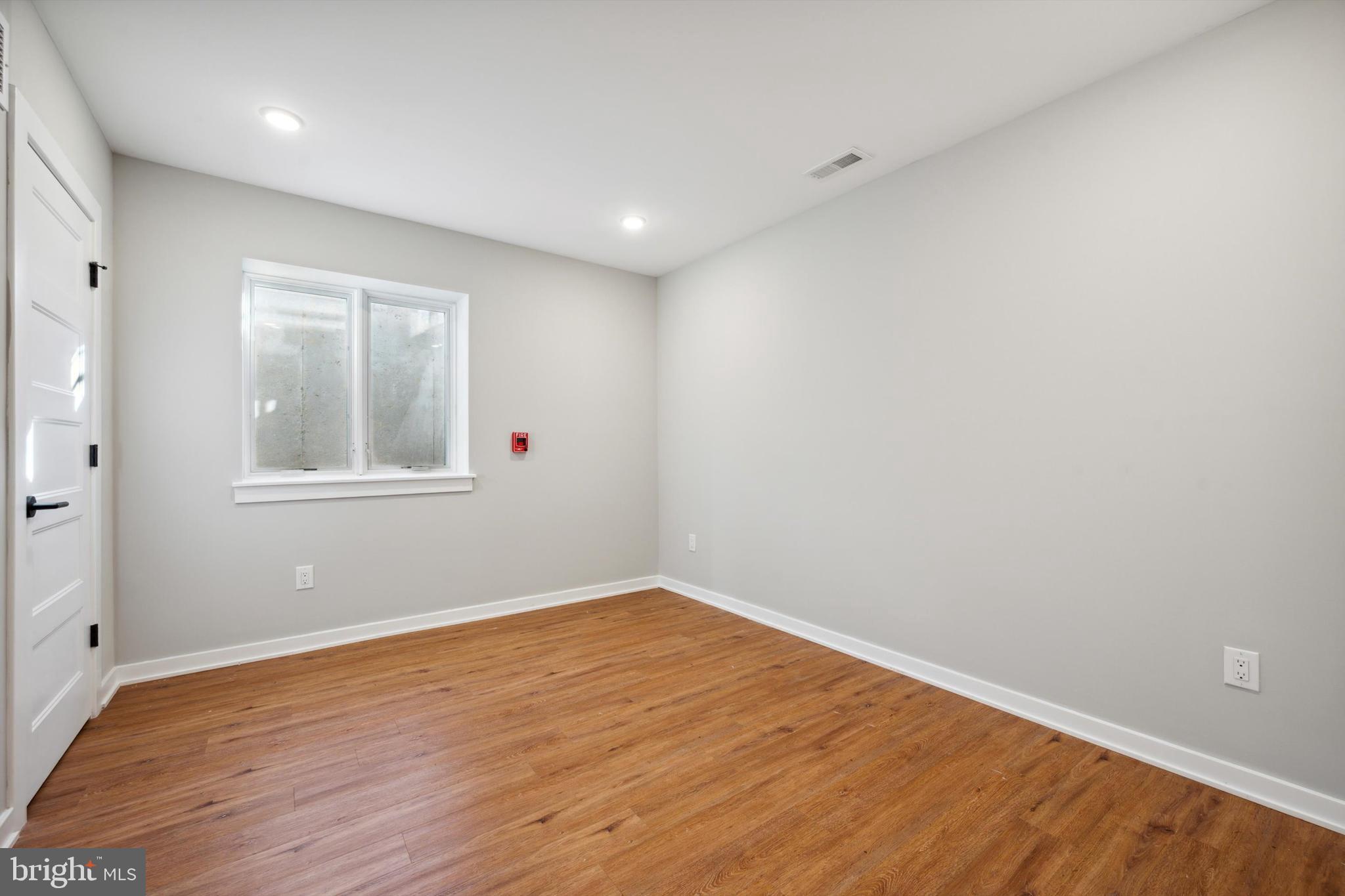 FRANCISVILLE - Commercial Sale