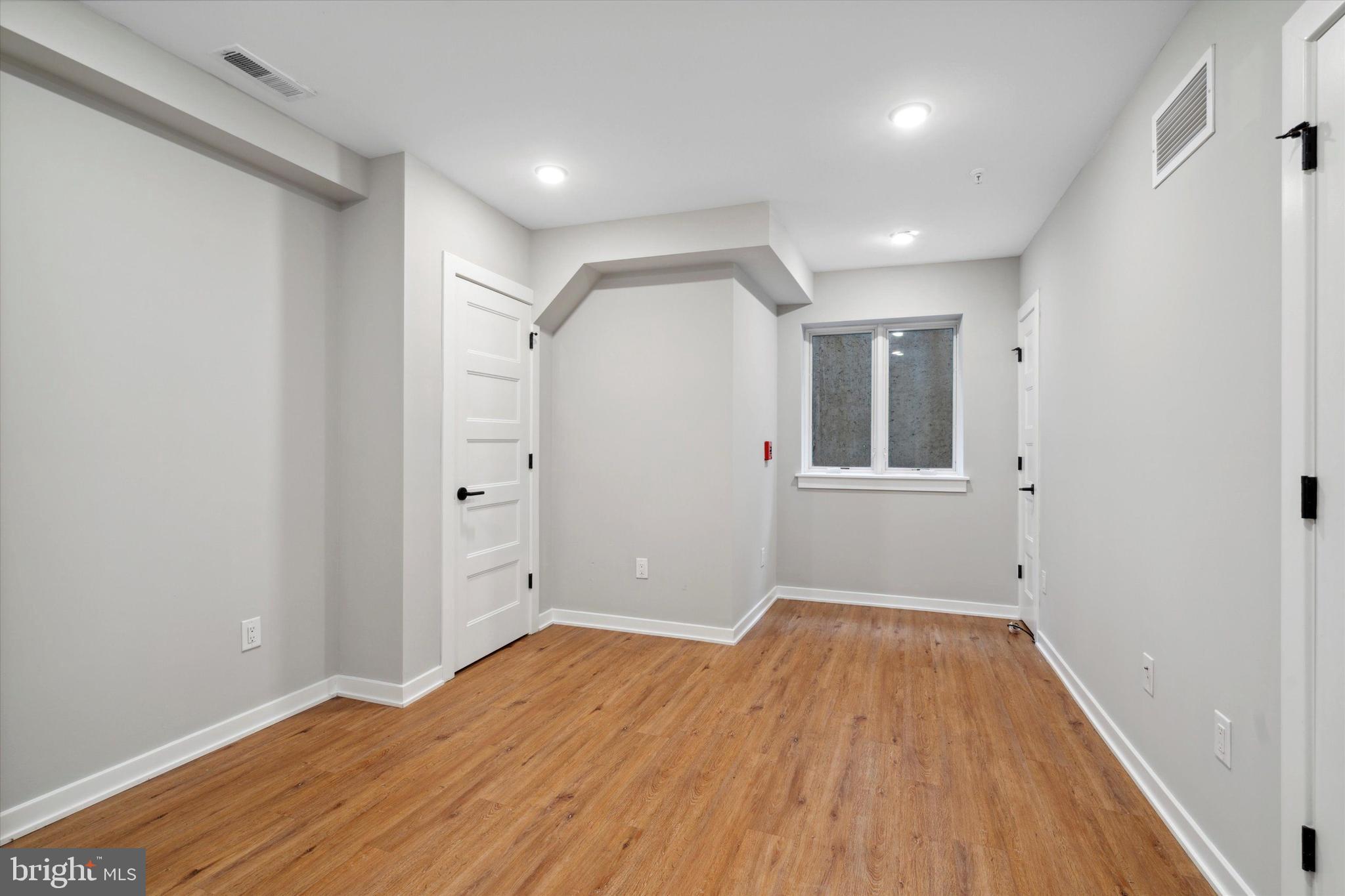 FRANCISVILLE - Commercial Sale