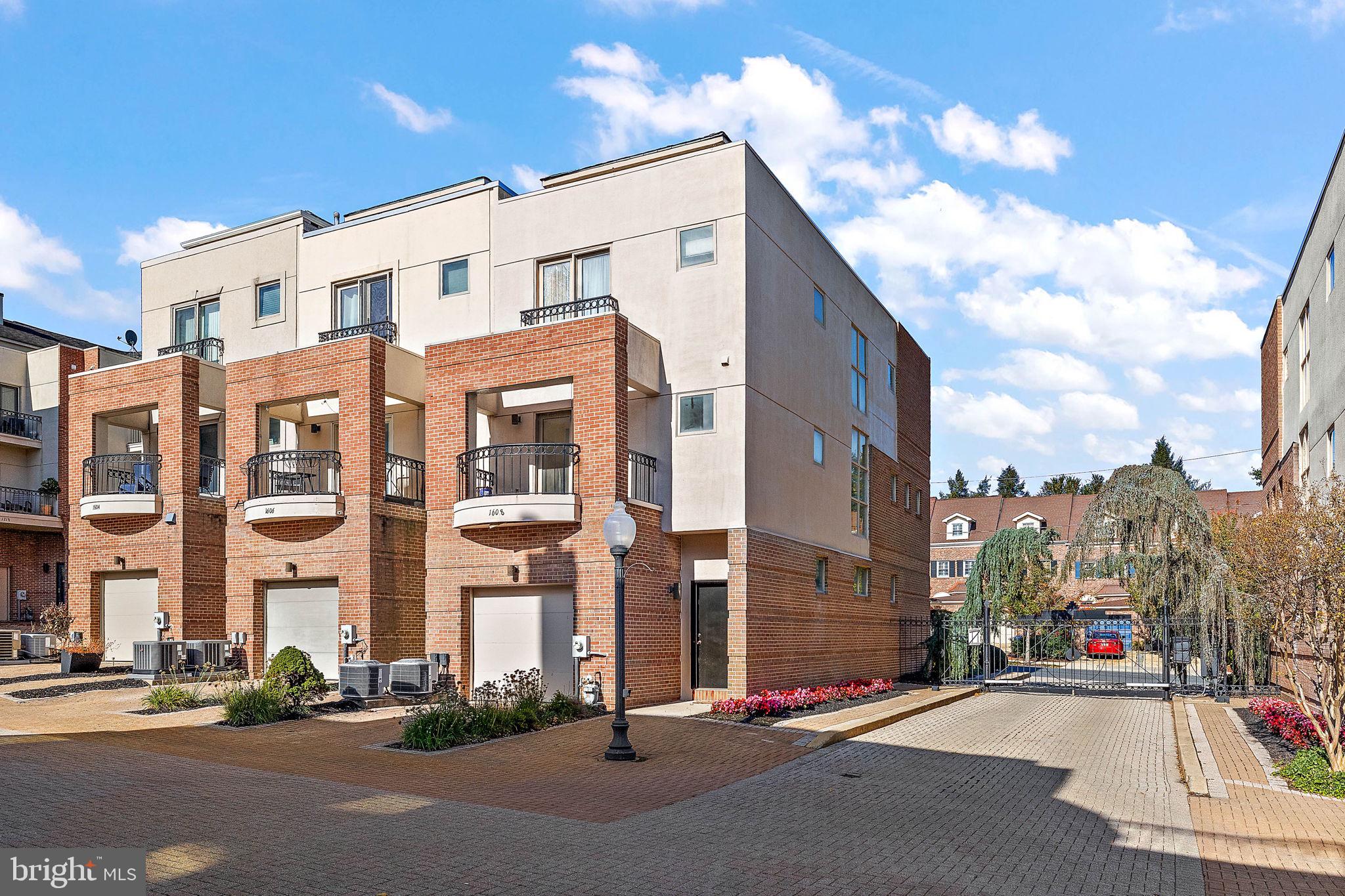 1608 N FRANKLIN STREET