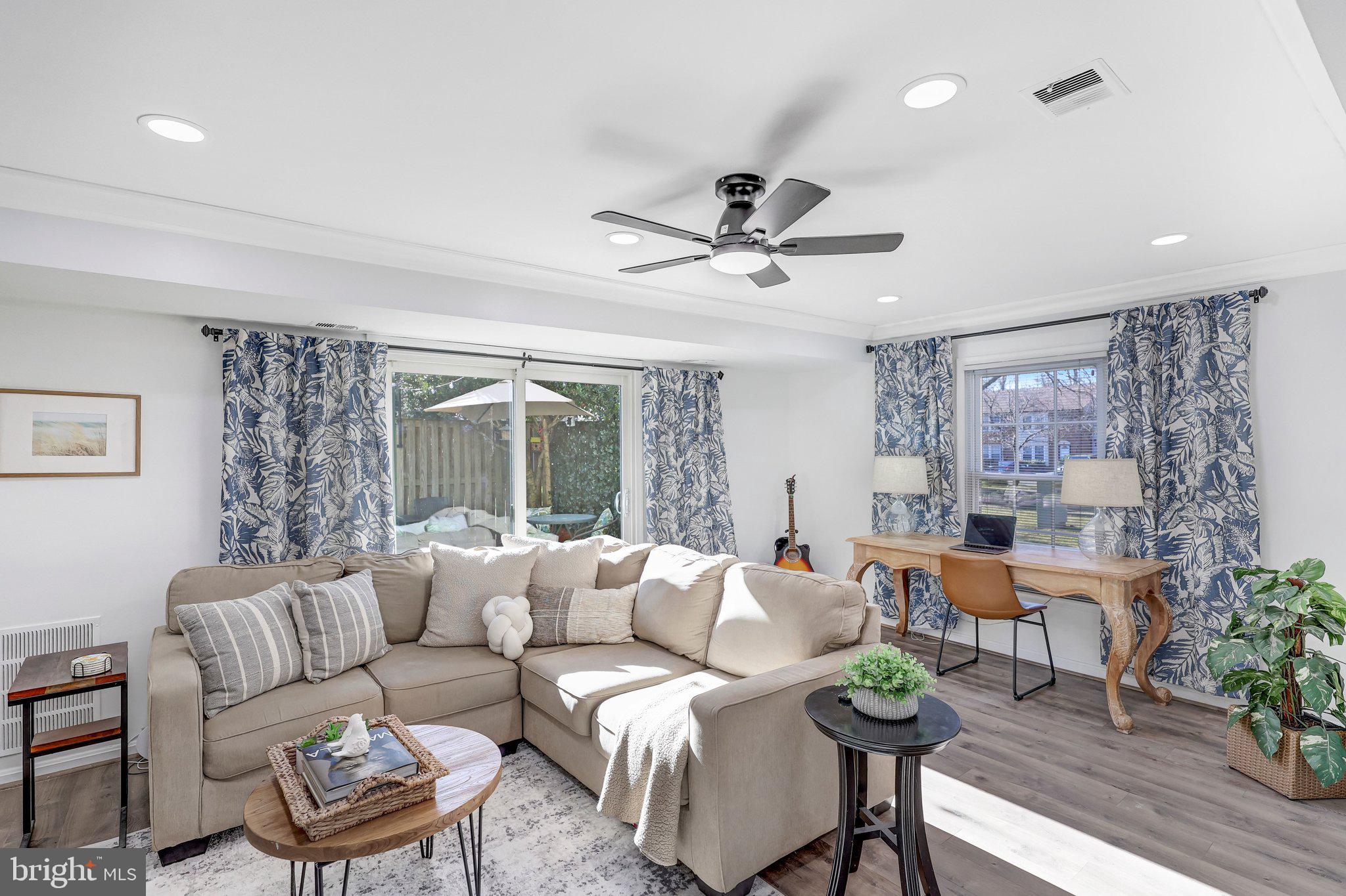 5625 INDEPENDENCE CIRCLE