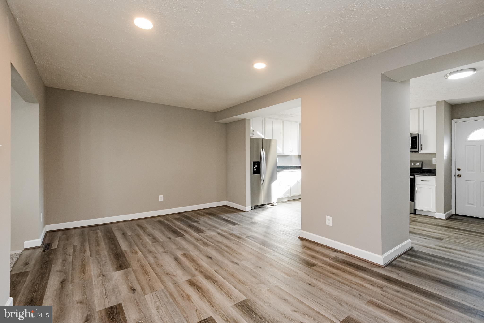 SCHOOL GARDENS - Residential