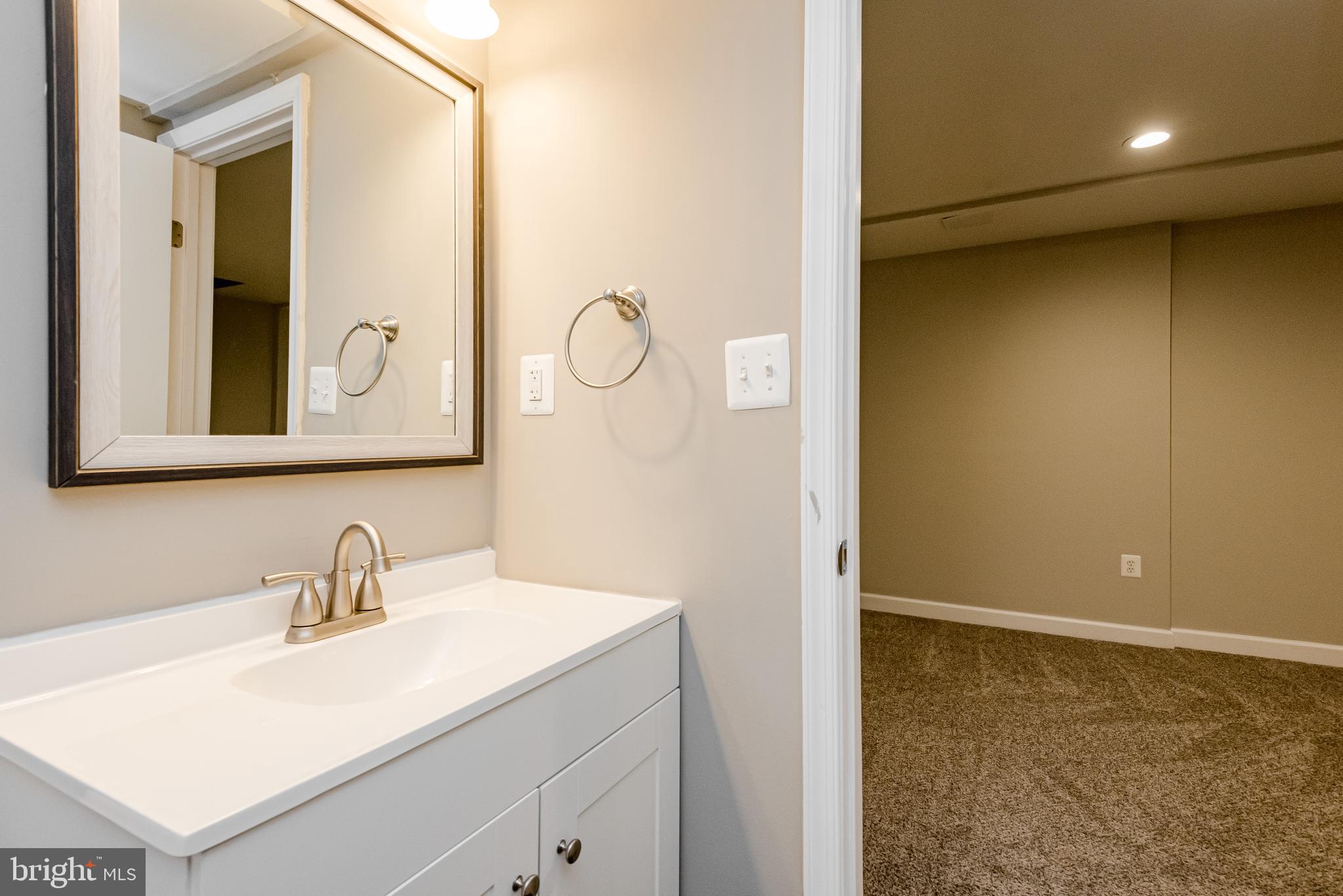 SCHOOL GARDENS - Residential