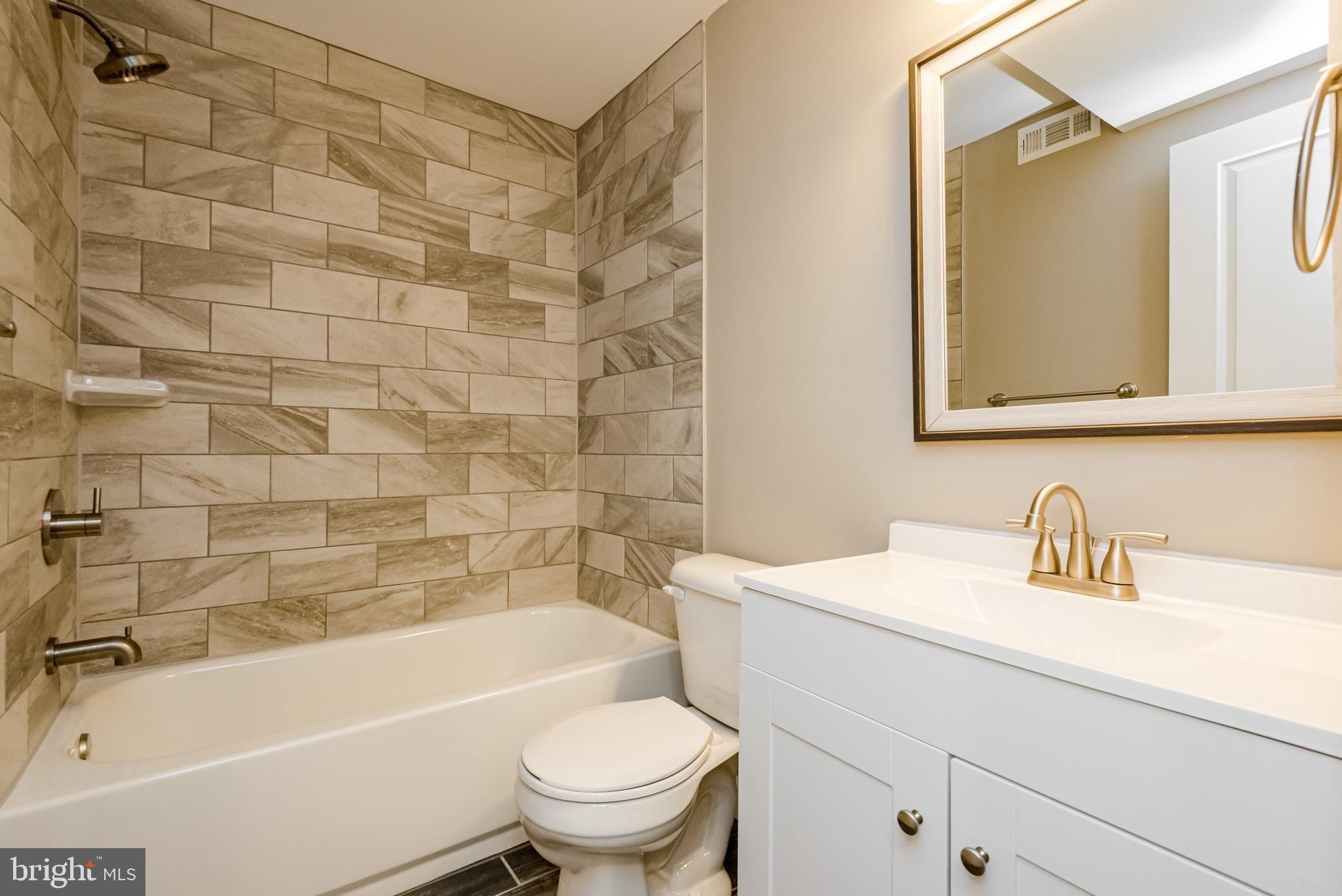 SCHOOL GARDENS - Residential