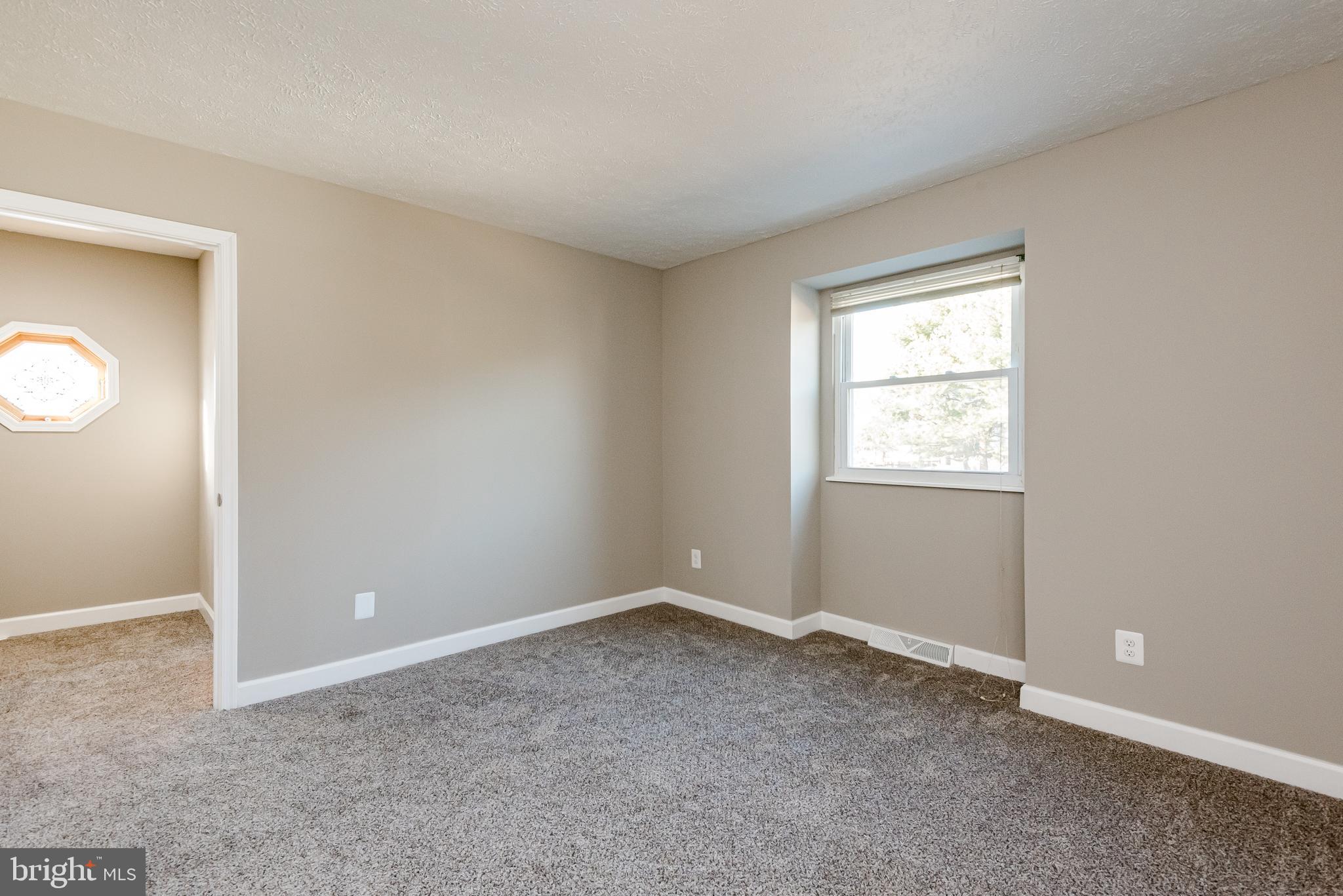 SCHOOL GARDENS - Residential