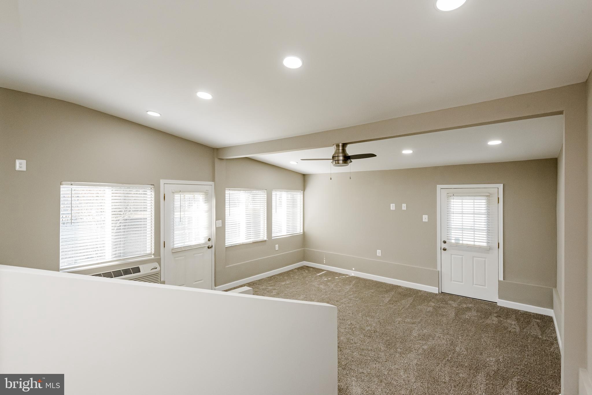 SCHOOL GARDENS - Residential