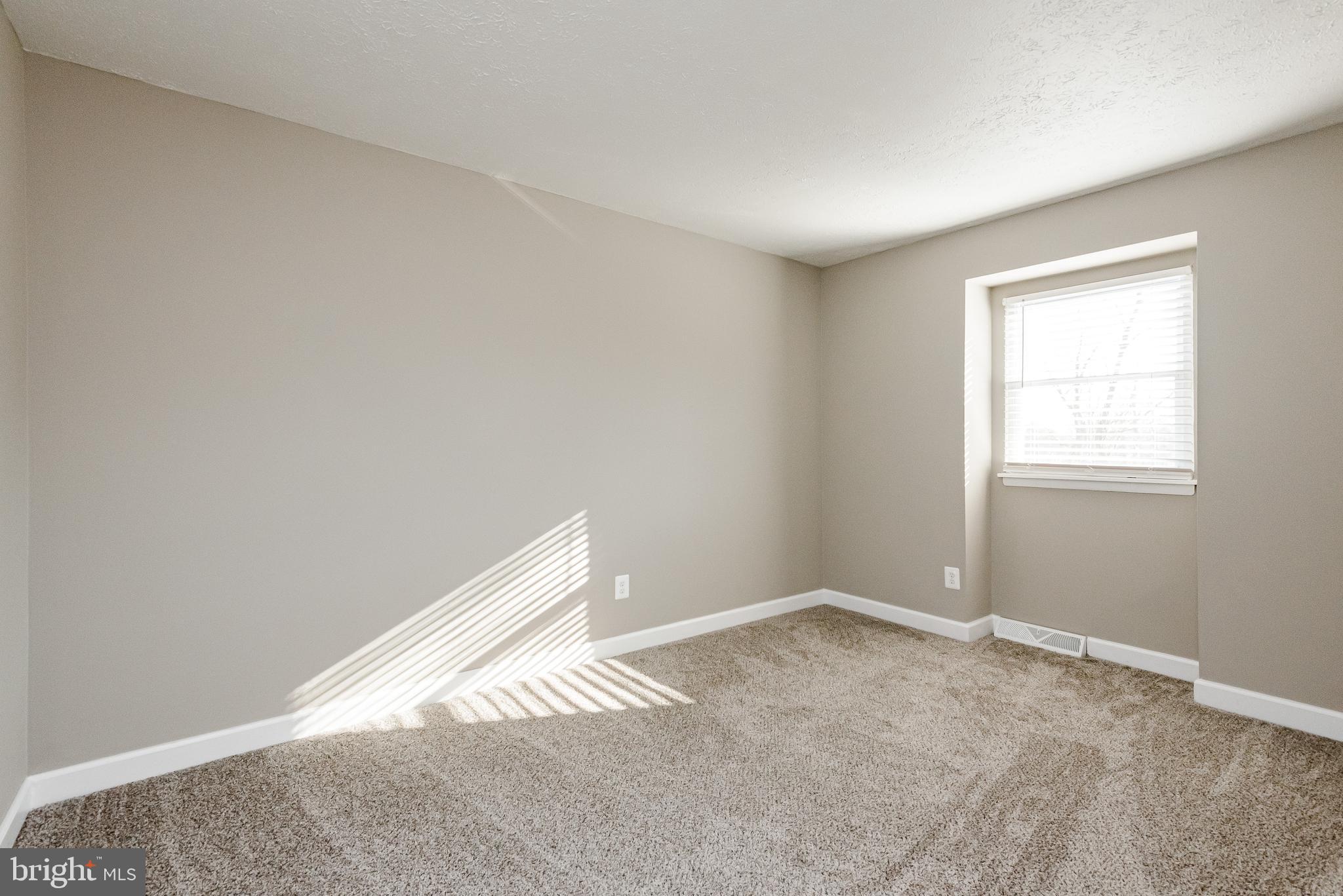 SCHOOL GARDENS - Residential