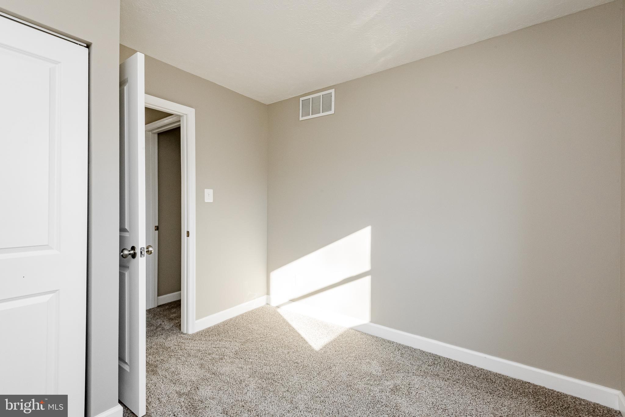 SCHOOL GARDENS - Residential