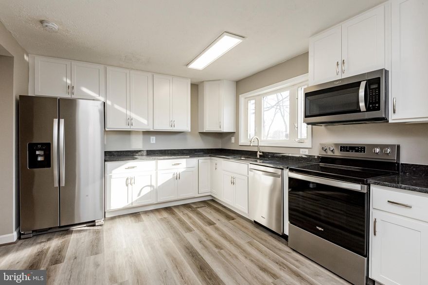 Seller Reviewing Offers ****Multiple Offer in hand **** Offer deadline is Sunday 2/20 at 5 PM> **** Renovated!!! Large open floor plan!!! New roof with Architectural Shingle, New Kitchen with Granite and SS appliances, new bathrooms, Large first floor family room and fully finished basement. 
Garage and fenced yard located on quiet dead end street!!  Truly a must see!!