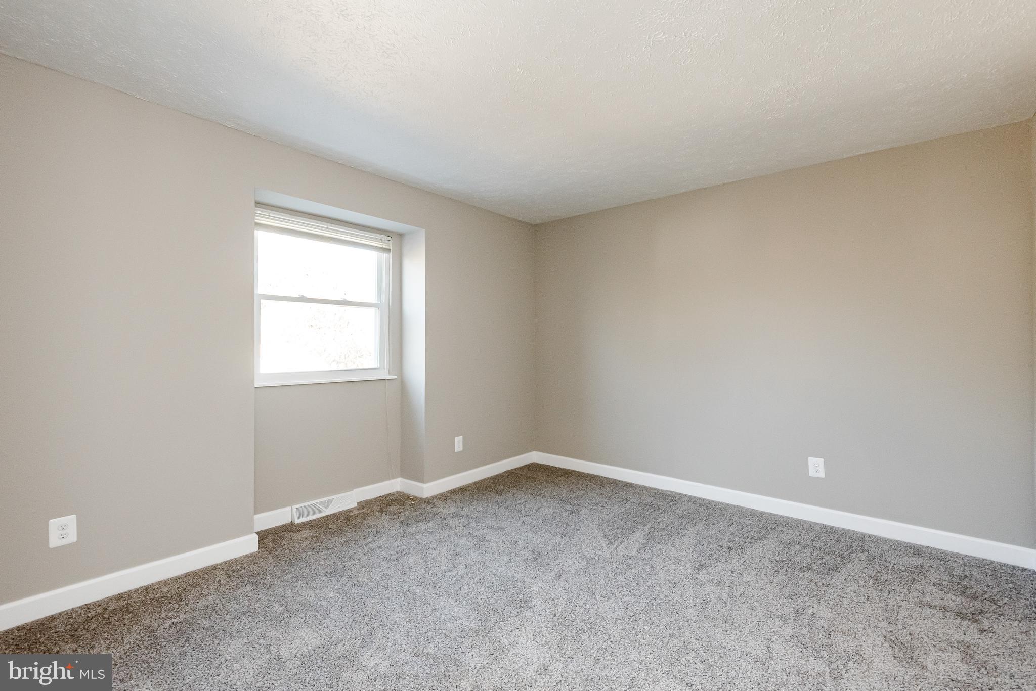 SCHOOL GARDENS - Residential