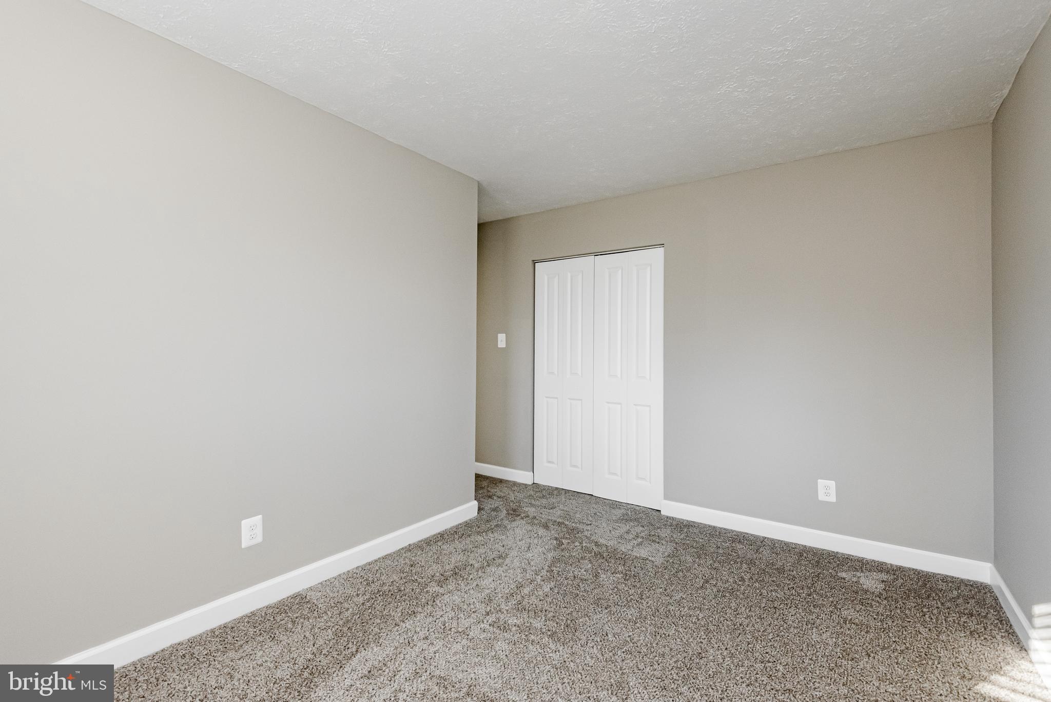 SCHOOL GARDENS - Residential