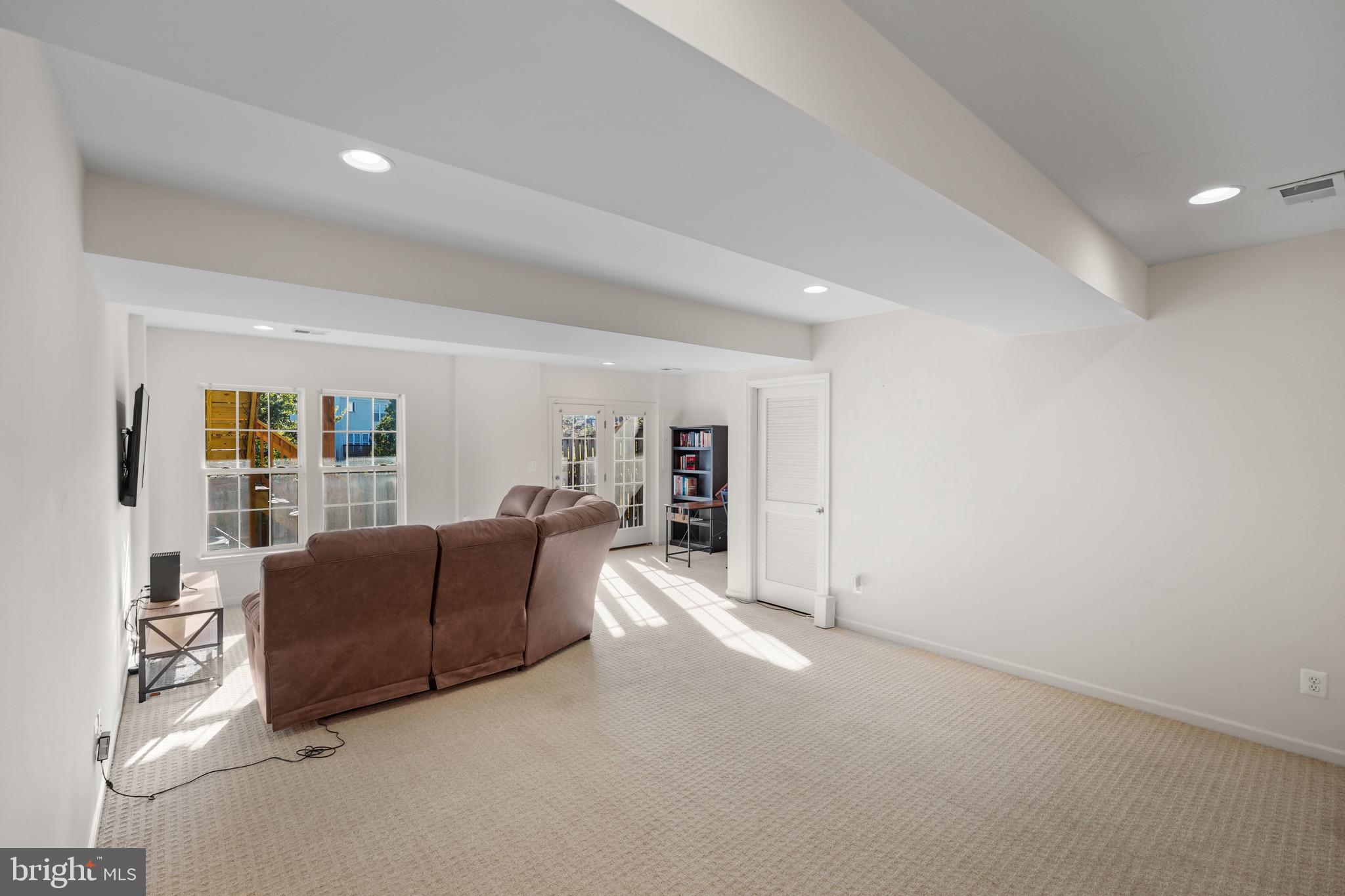 WOODSTREAM - Residential Lease