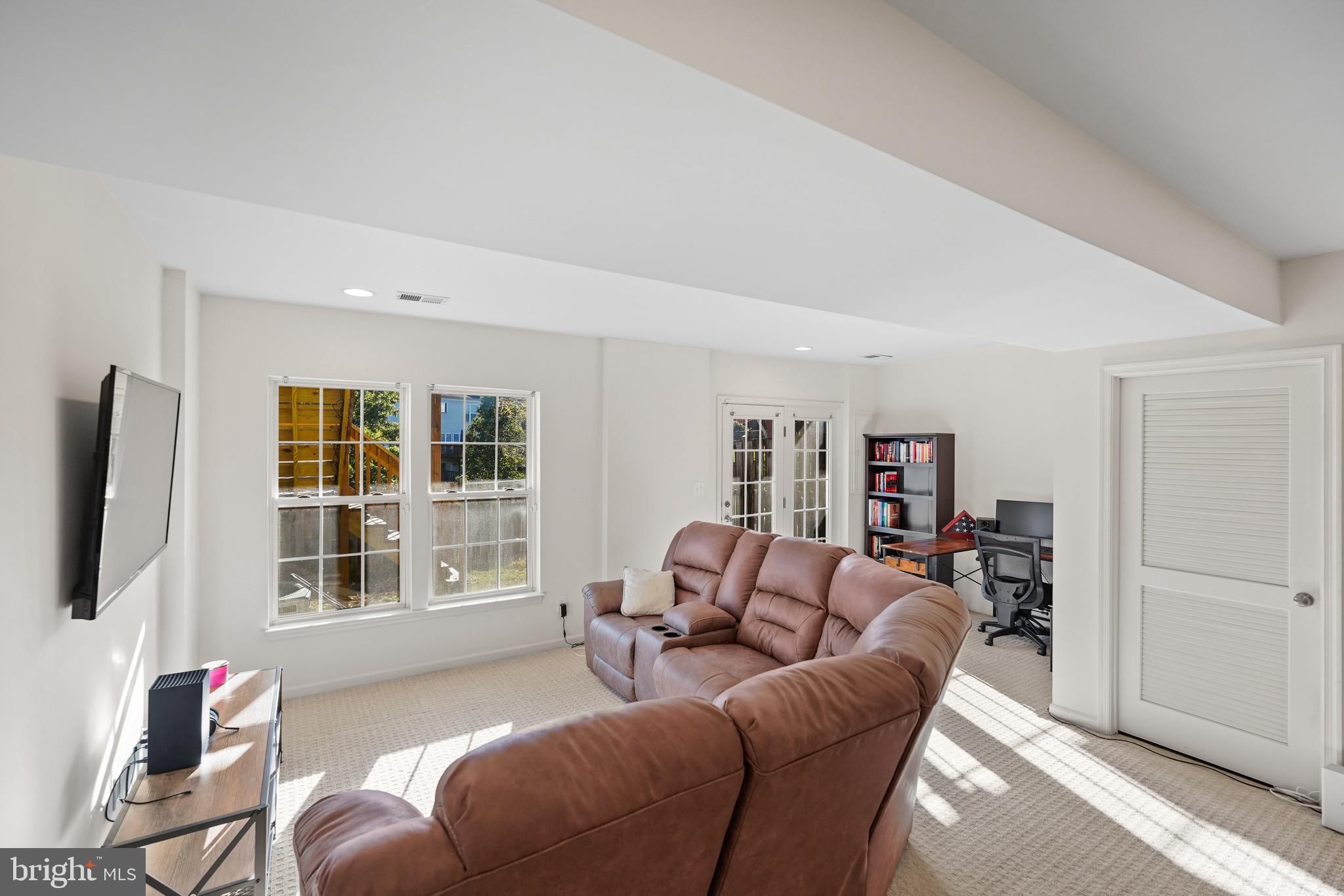 WOODSTREAM - Residential Lease