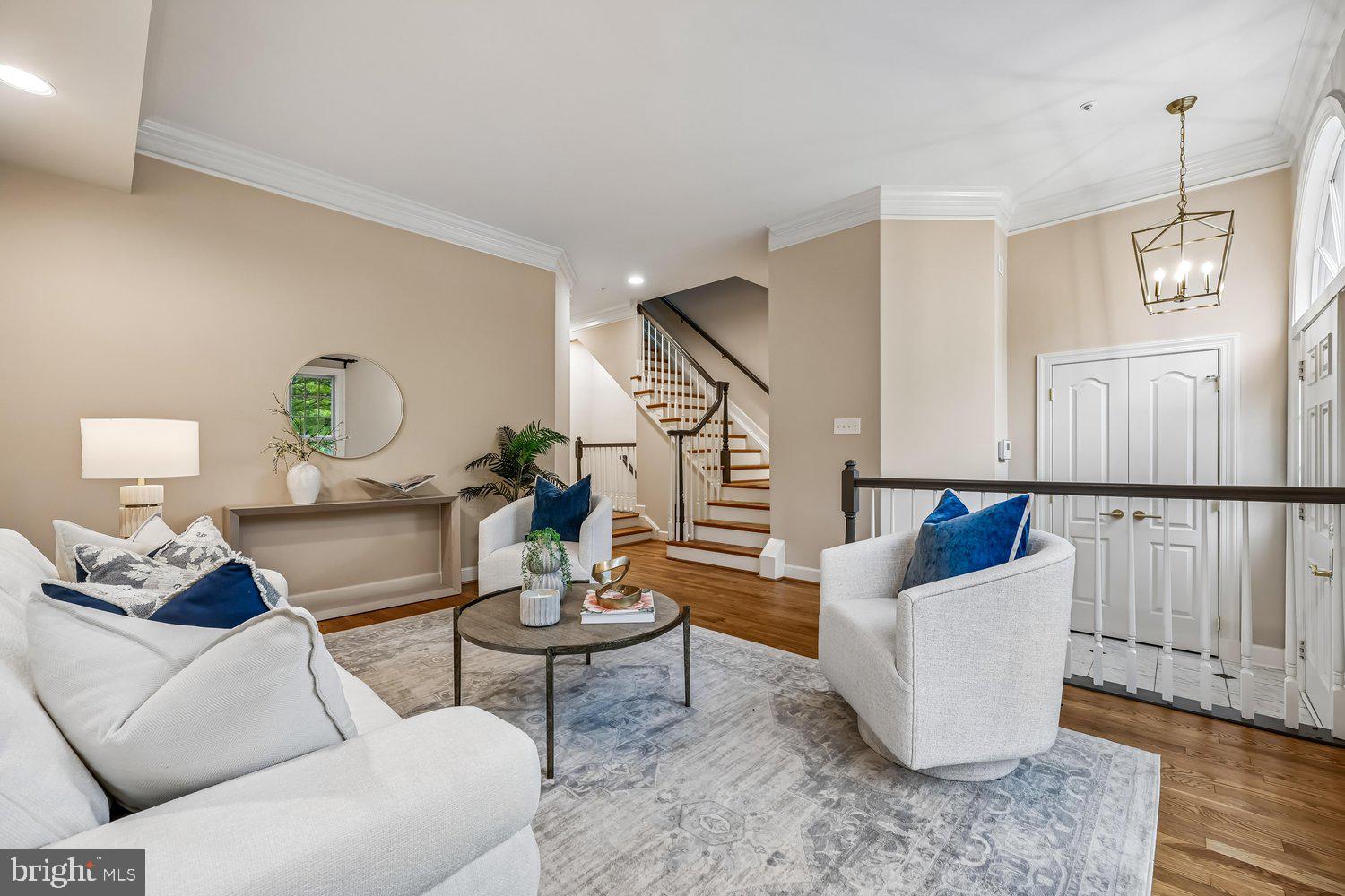 ROSE HILL FALLS - Residential