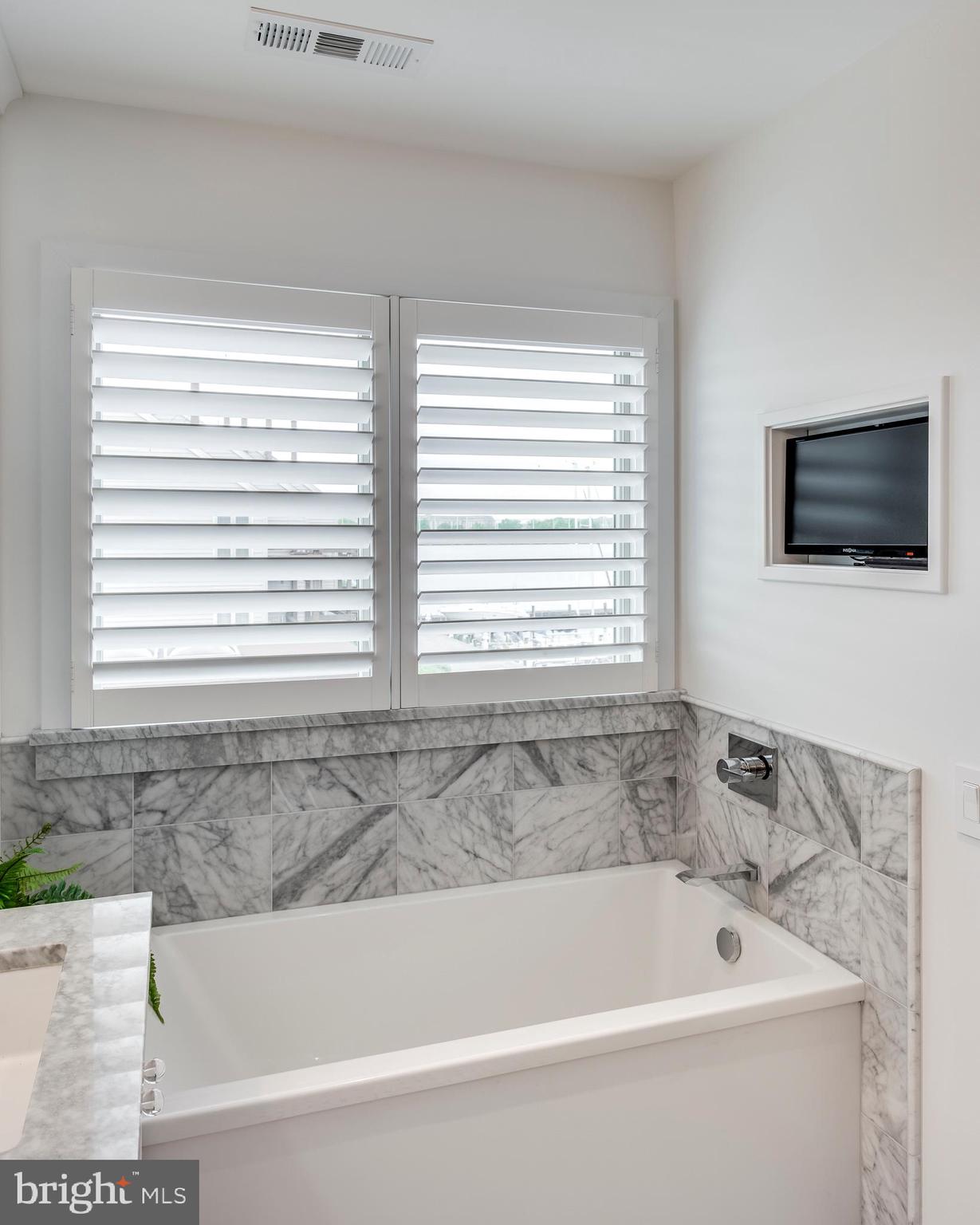 CHESAPEAKE LANDING - Residential