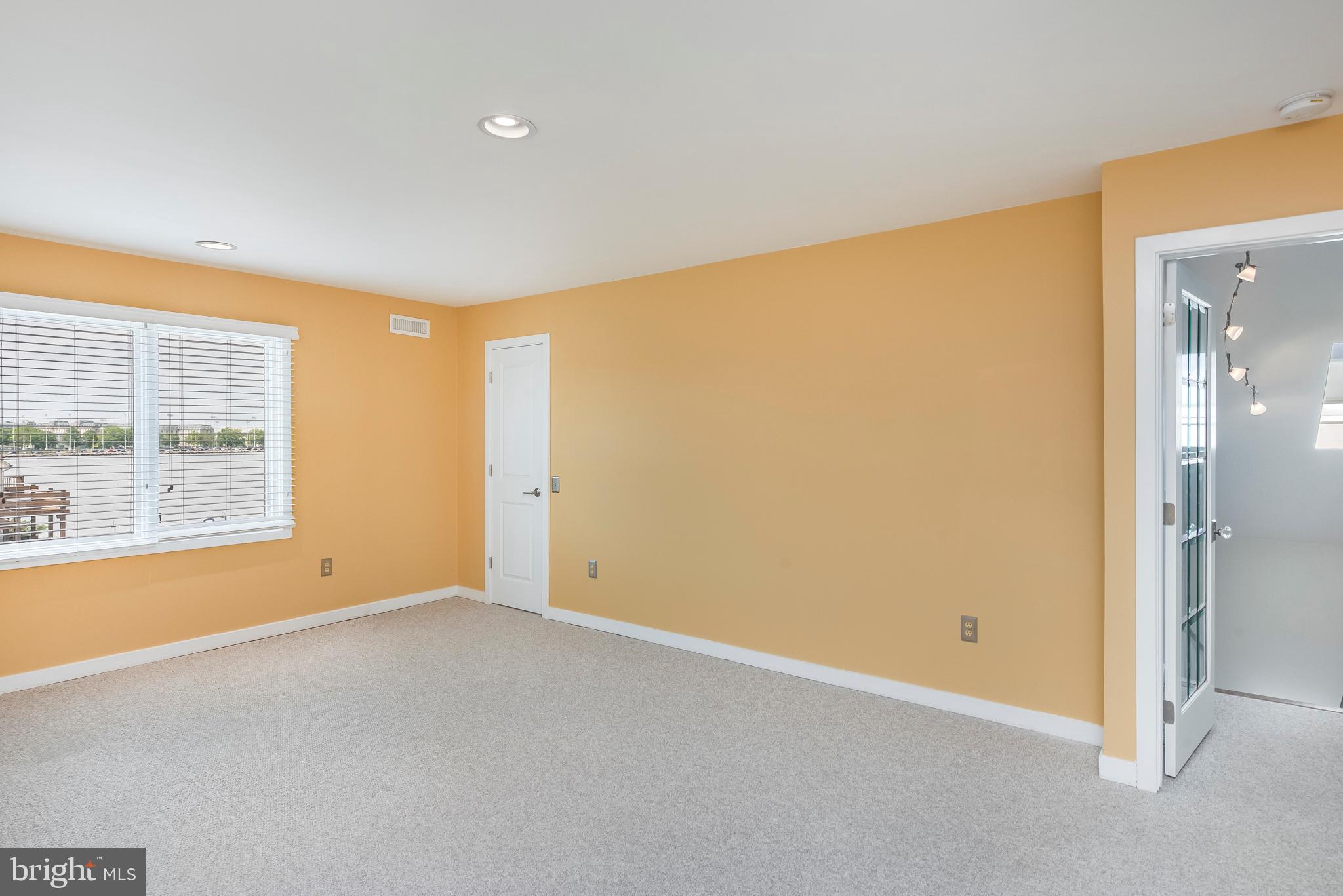 CHESAPEAKE LANDING - Residential