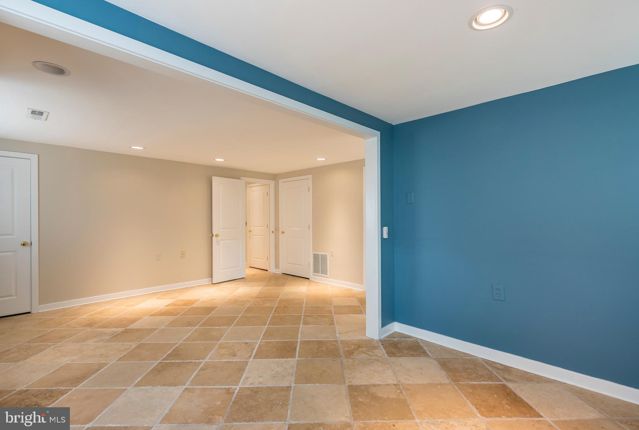 CHESAPEAKE LANDING - Residential