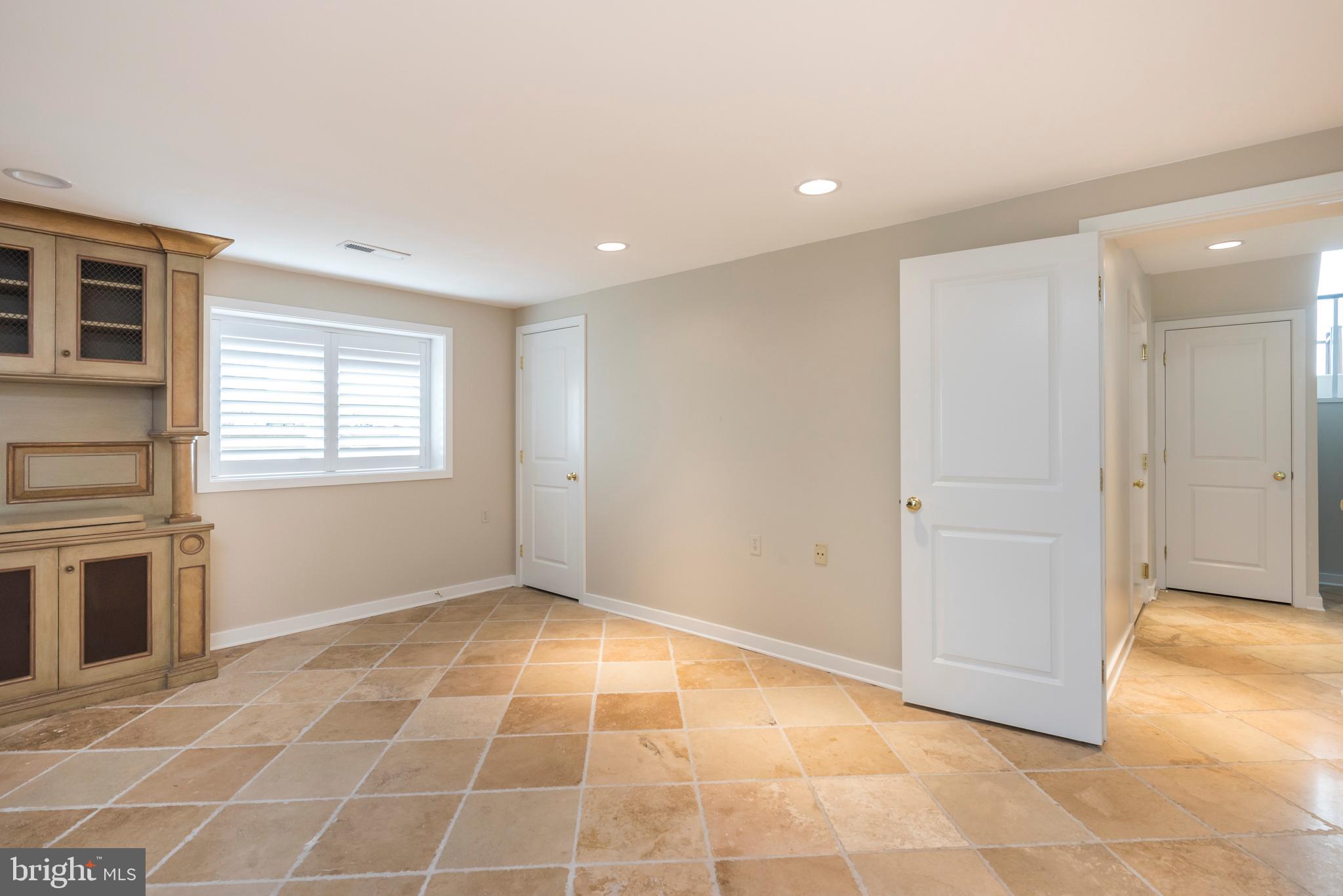 CHESAPEAKE LANDING - Residential