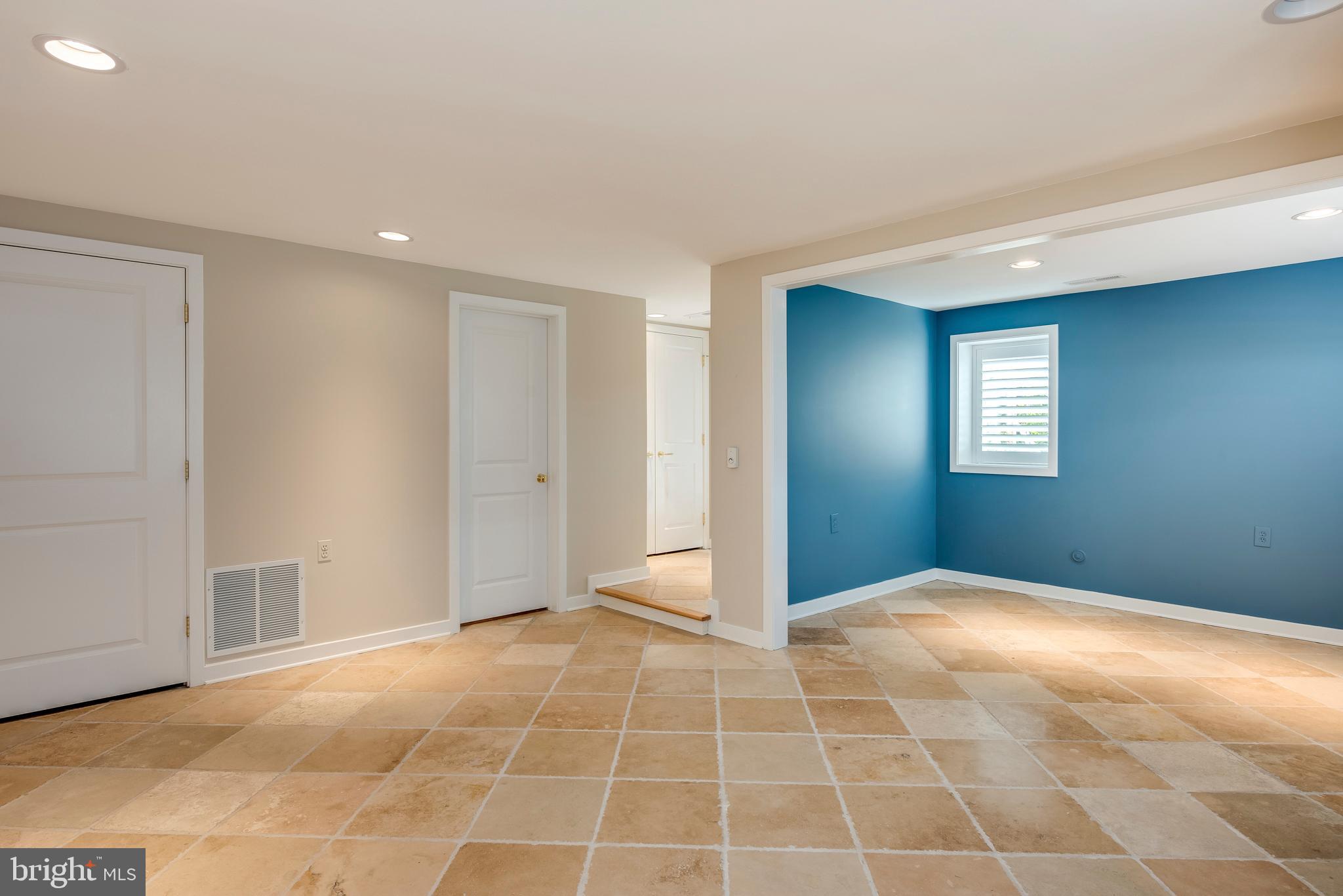 CHESAPEAKE LANDING - Residential